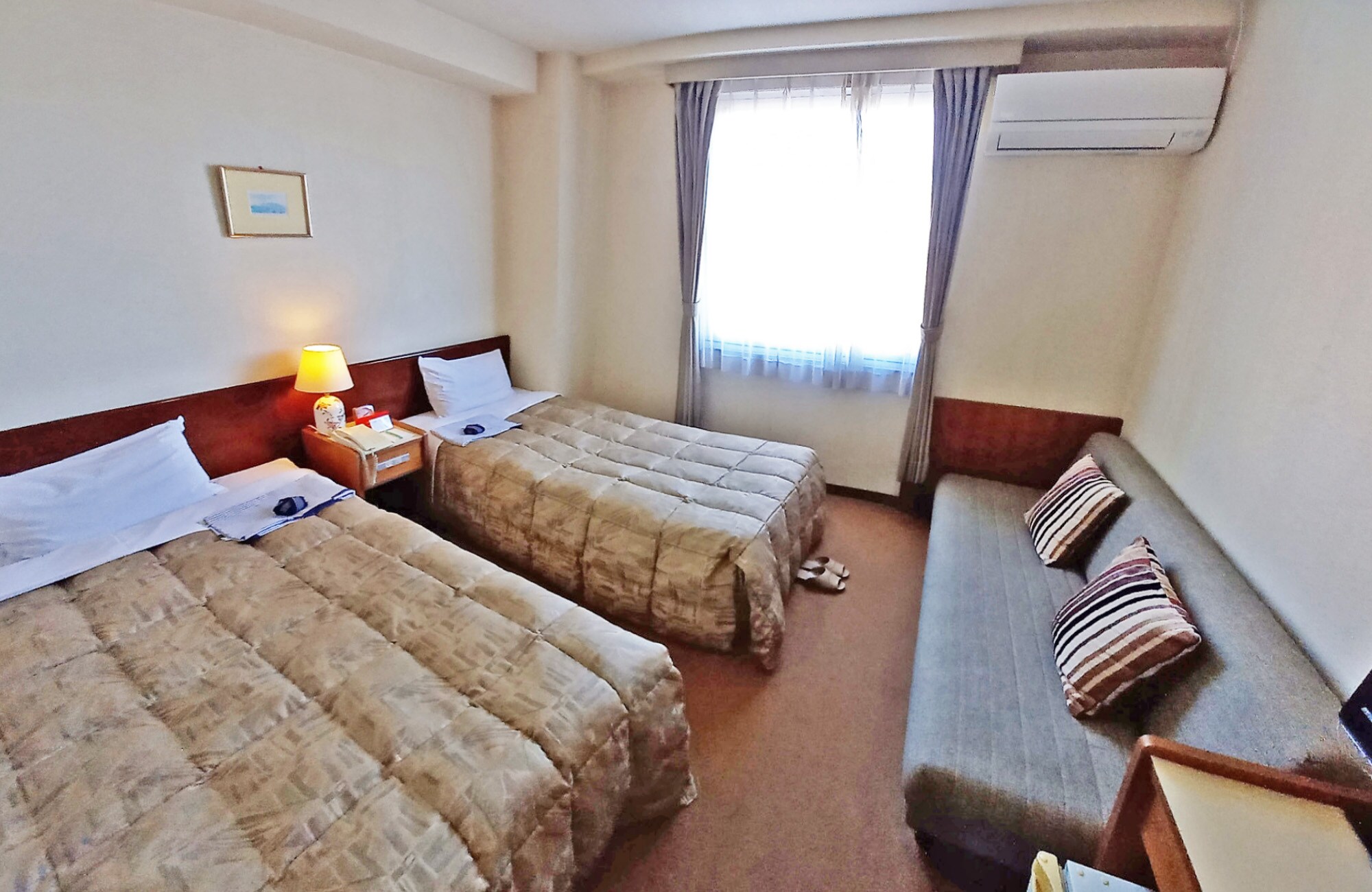 ·Twin room