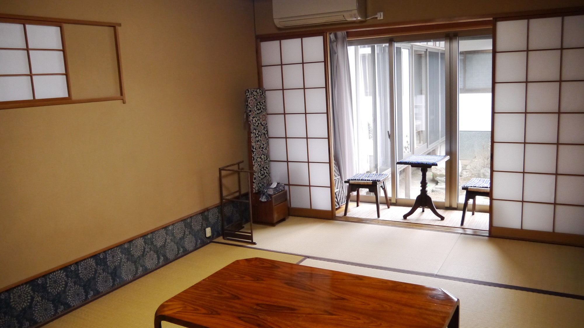 Japanese-style room (6 tatami mats) [no bathroom or toilet] Example of a guest room