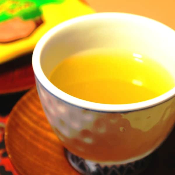 [Guest rooms] Of course, we have tea available. Please take a break first.