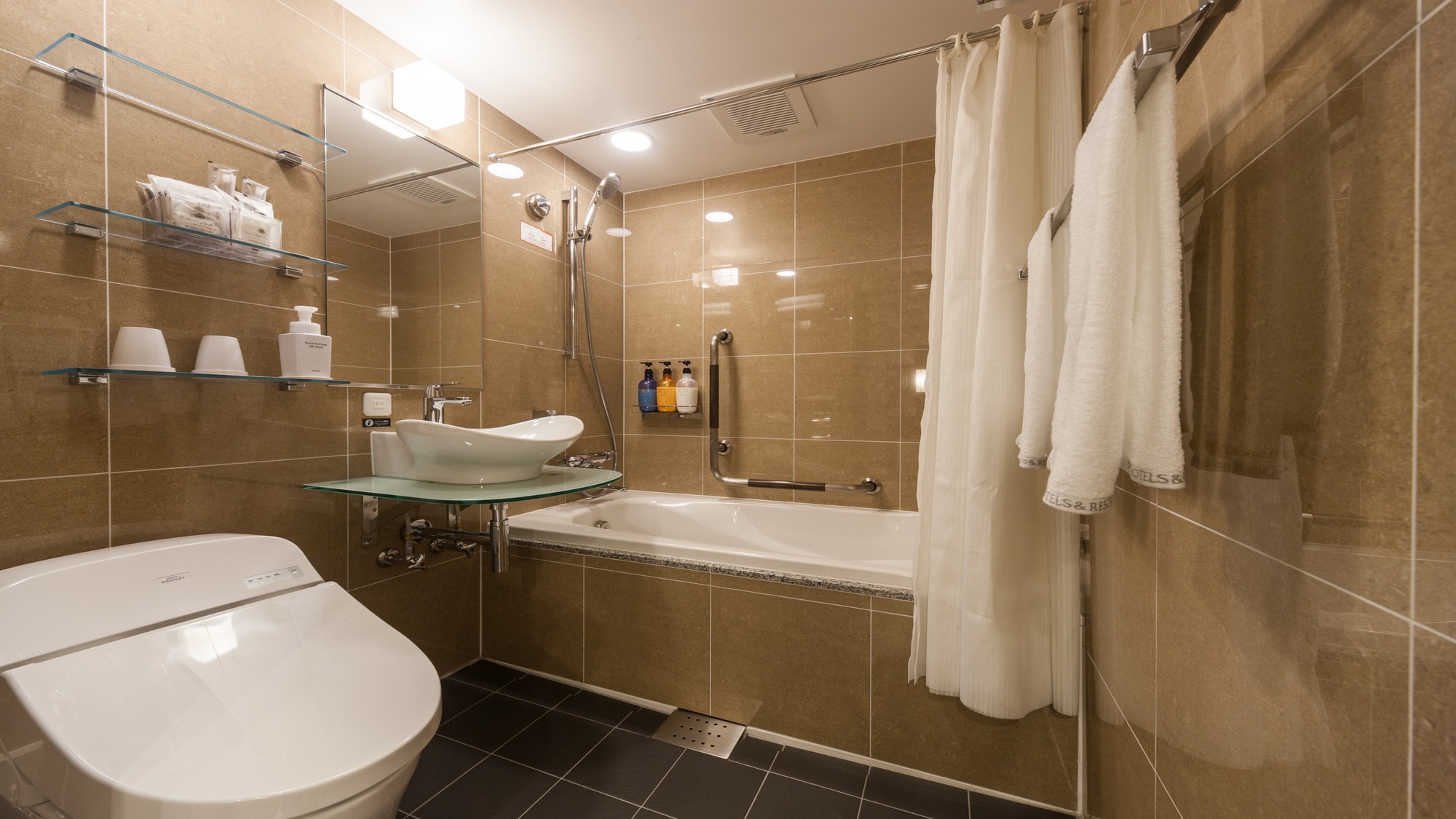 Deluxe Twin Bathroom
