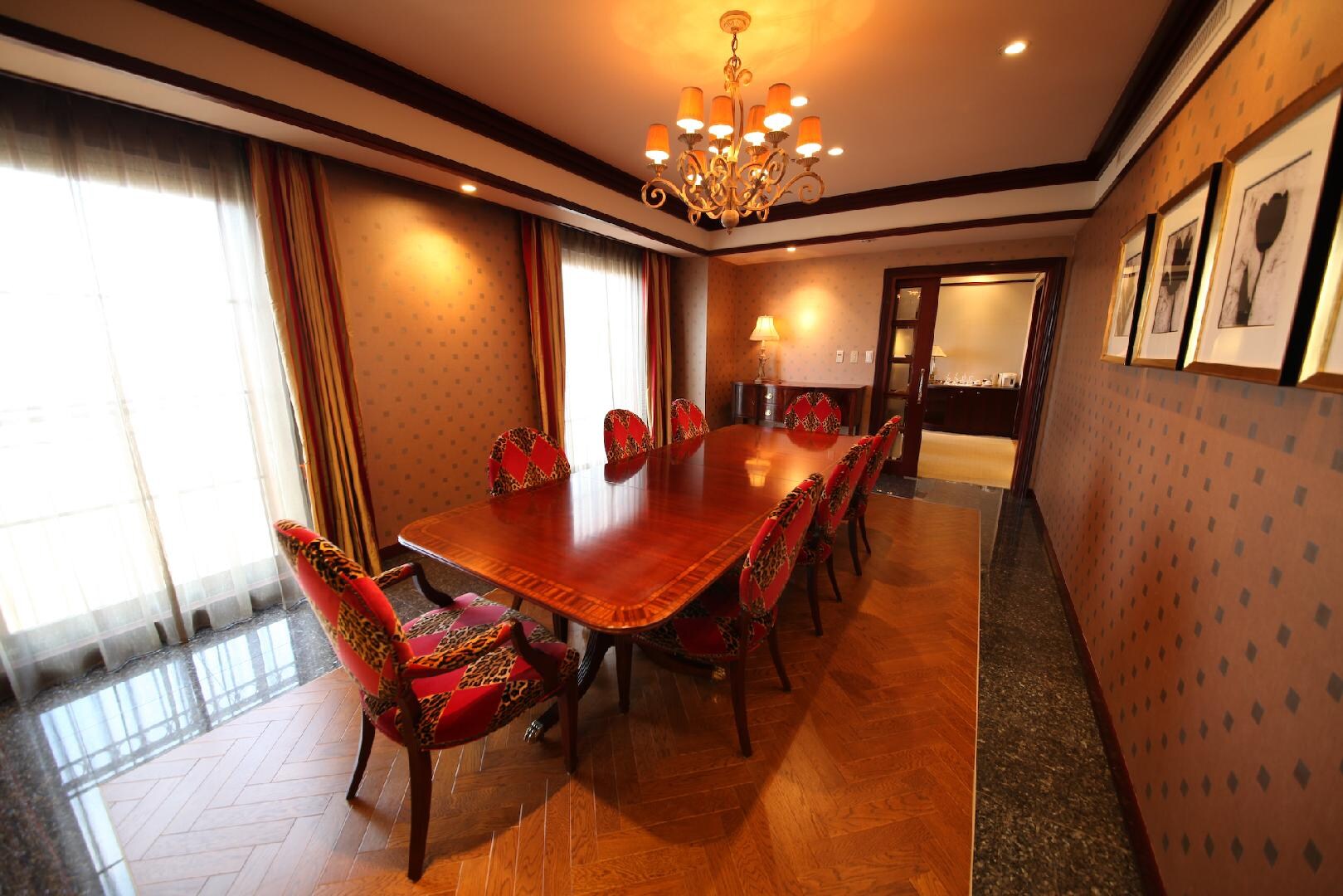 Plaza Suite Room