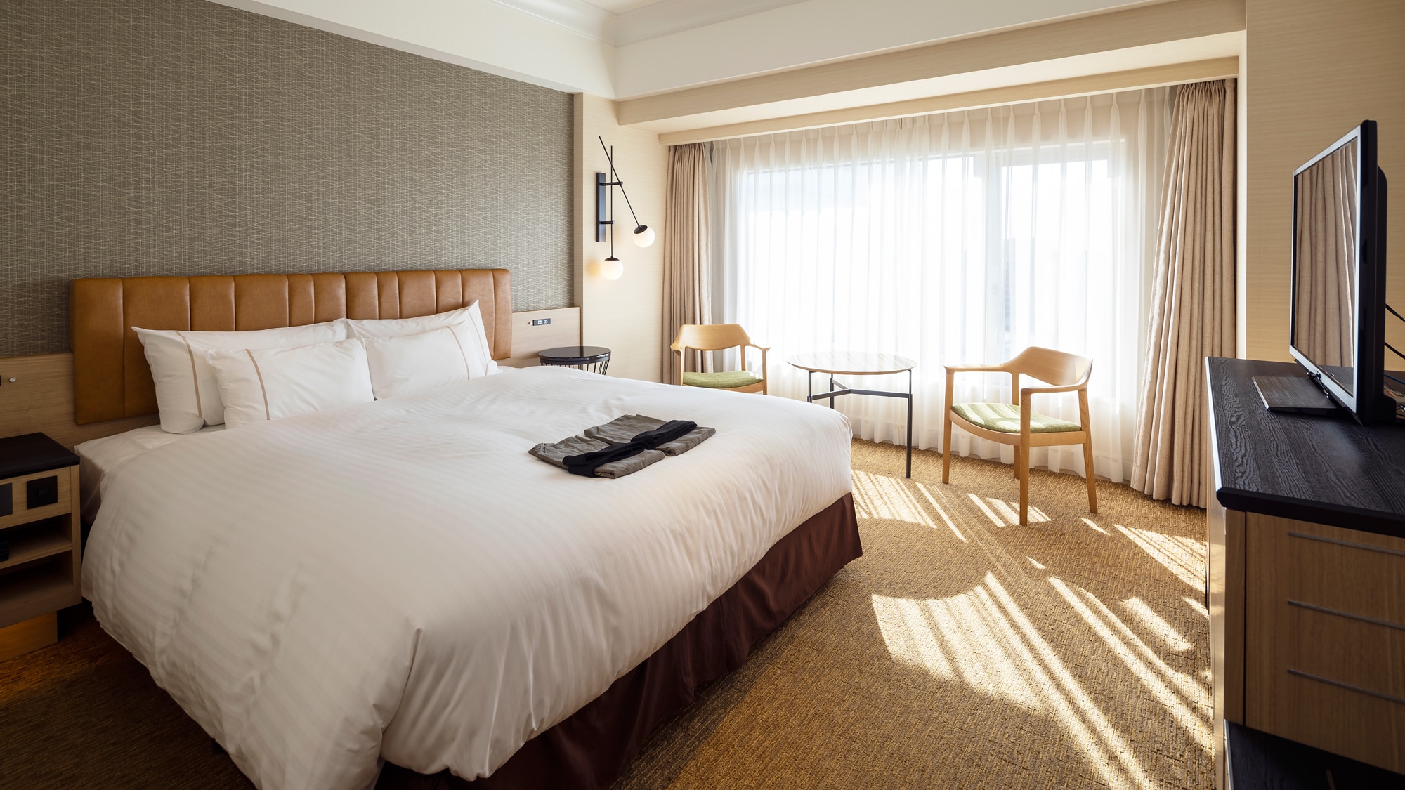 [Preferred Double] 28 square meters, sea side, bed width 180 cm. "Sheraton Signature Bed".