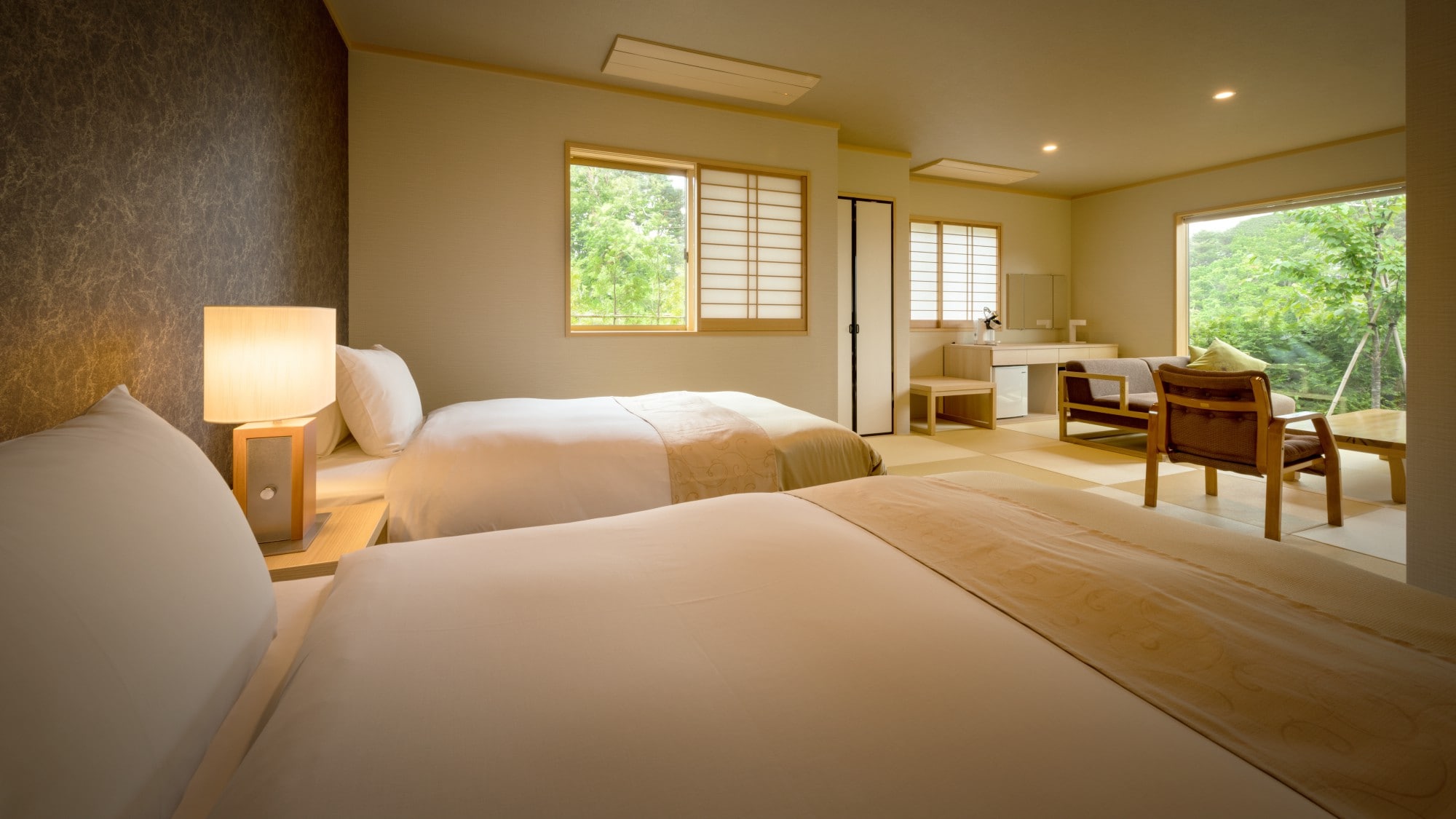 [Away, Saburo-an] 16 tatami mats, a modern Japanese-Western style room with an open-air bath ◆ Enjoy a relaxing time away from the hustle and bustle.