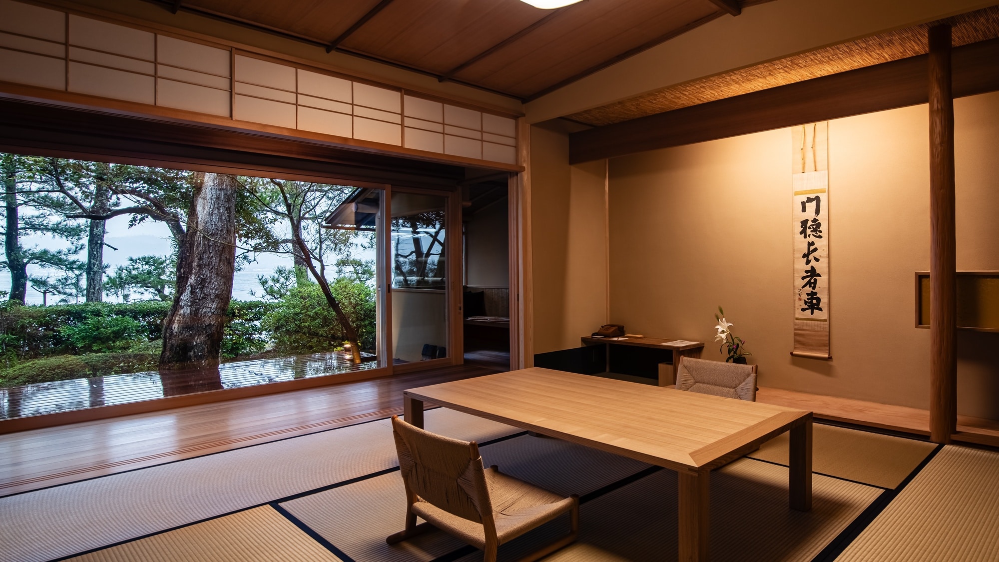 Ten no Yukyu (Aso seaside guest room) Approximately 79 square meters. Japanese-style room (8 tatami mats) + living room (4 tatami mats) + bedroom, indoor terrace (4 tatami mats), semi-open-air bath