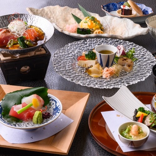 [晚餐：海课程] 包括日语课程“鲍鱼”。 * 4 月至 9 月烹饪图像