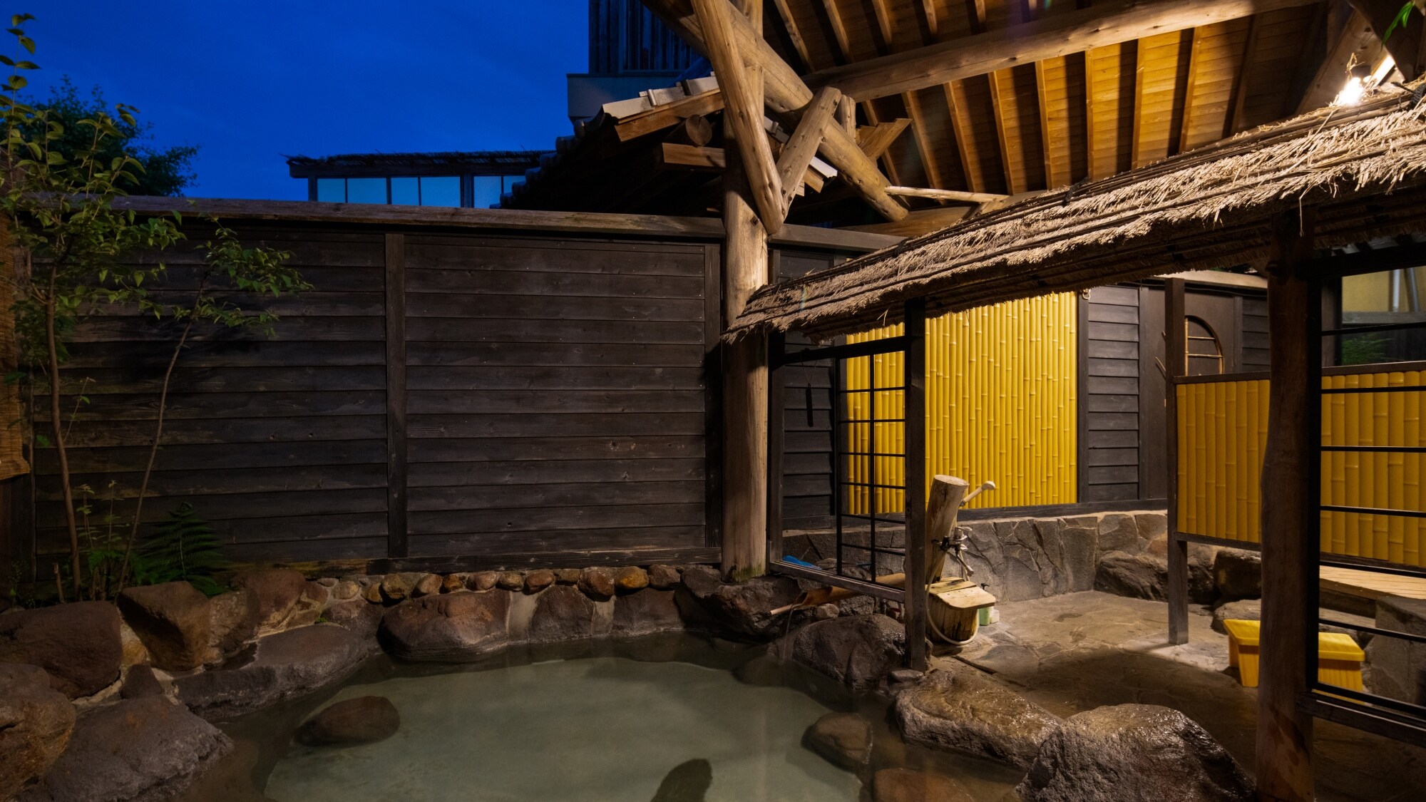 [Private open-air bath] Refresh yourself in a spacious bath (reservations not accepted)