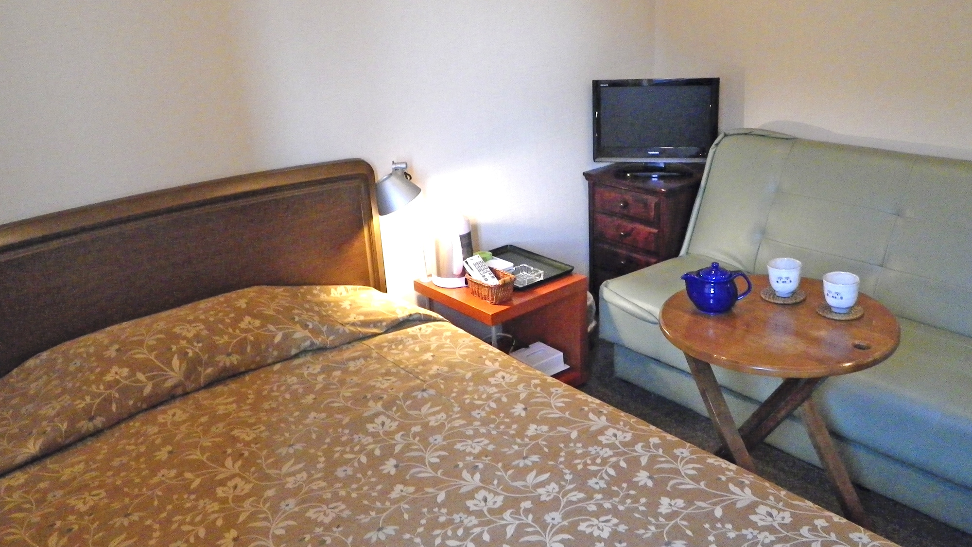 * Double (double bed + sofa bed) / Internet connection available in all rooms (wireless LAN) ★ Equipped with an empty refrigerator!