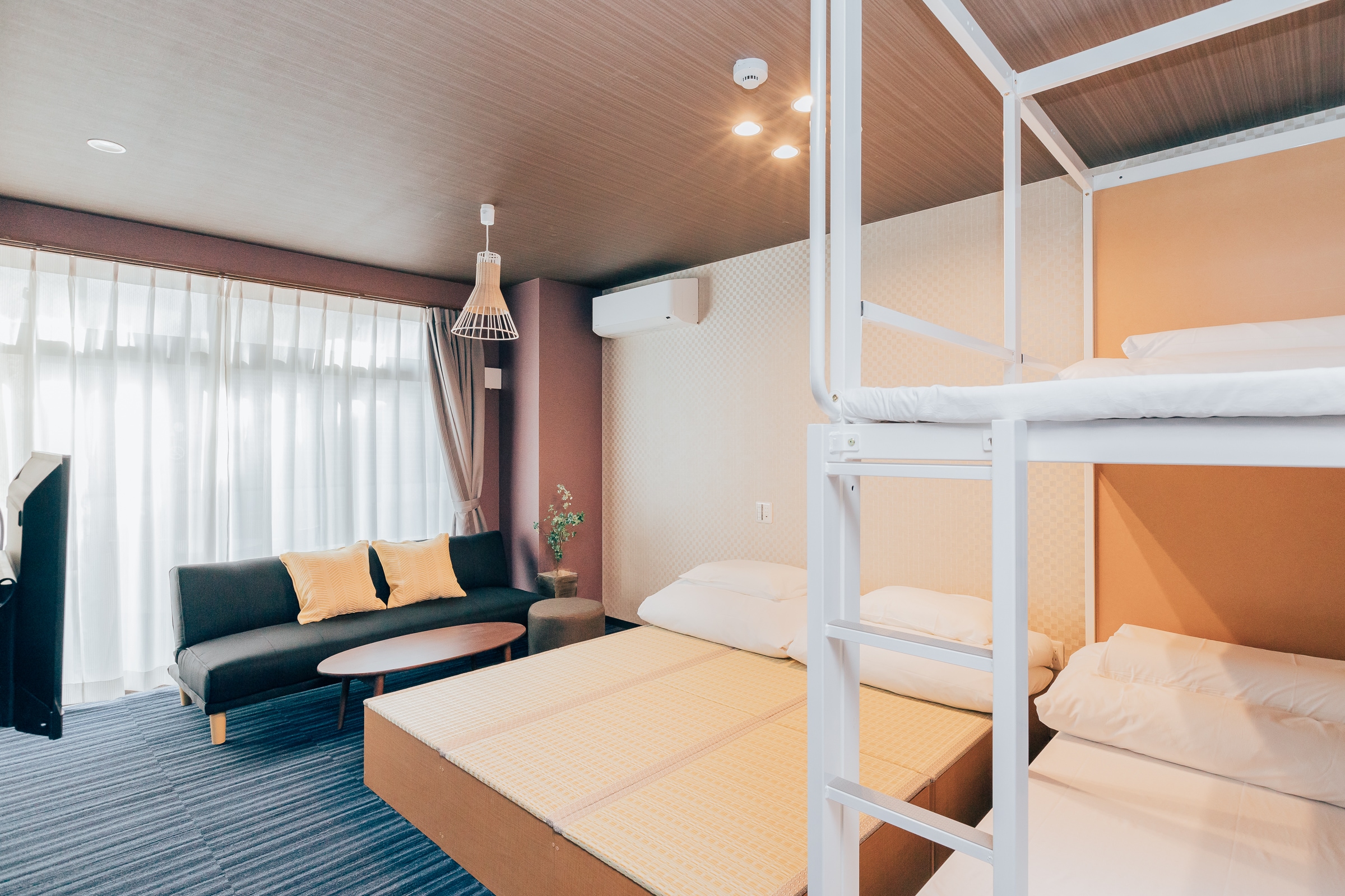 Bunk bed room with terrace