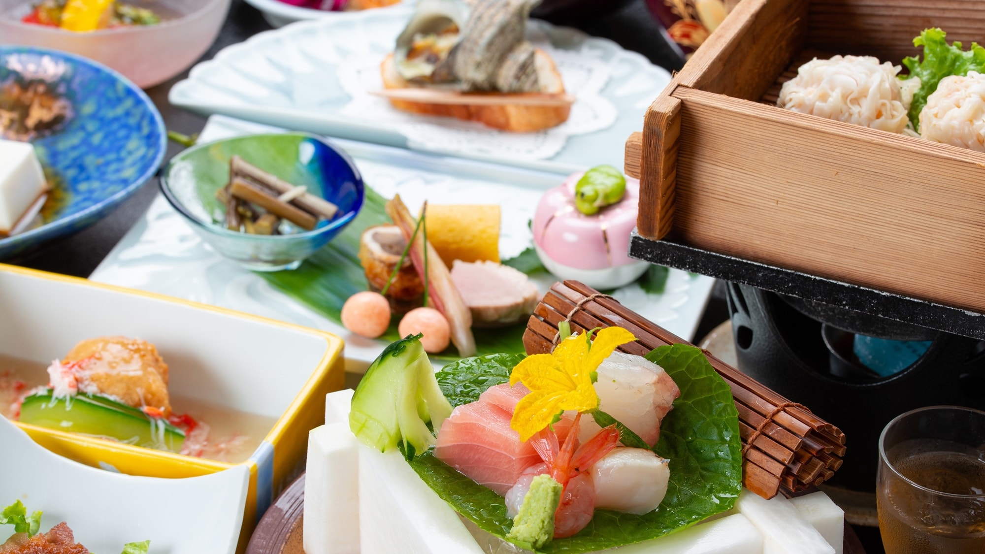 * Supper example / Kaiseki cuisine, which is prepared without any hassle, is a variety of dishes that you can enjoy with your eyes.