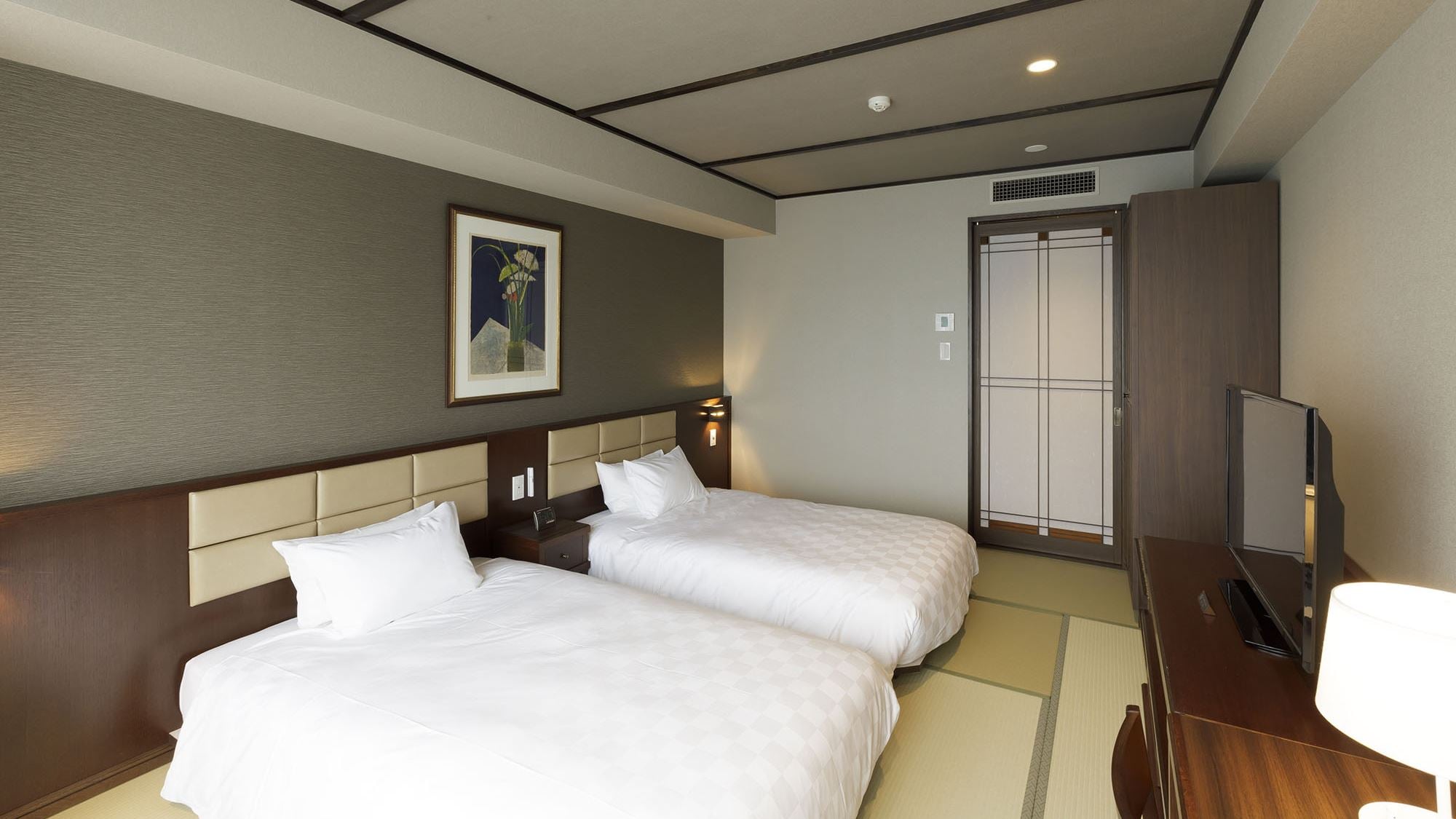 Standard [Kamar kembar bergaya Jepang] Kamar nyaman yang memadukan kenyamanan kamar bergaya Barat dengan ketenangan kamar bergaya Jepang.