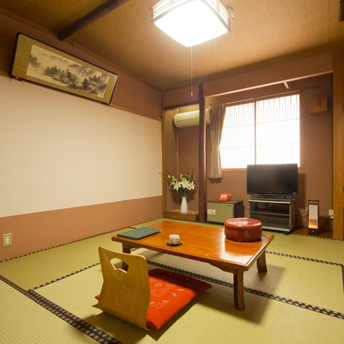 Japanese-style room (8 tatami mats)