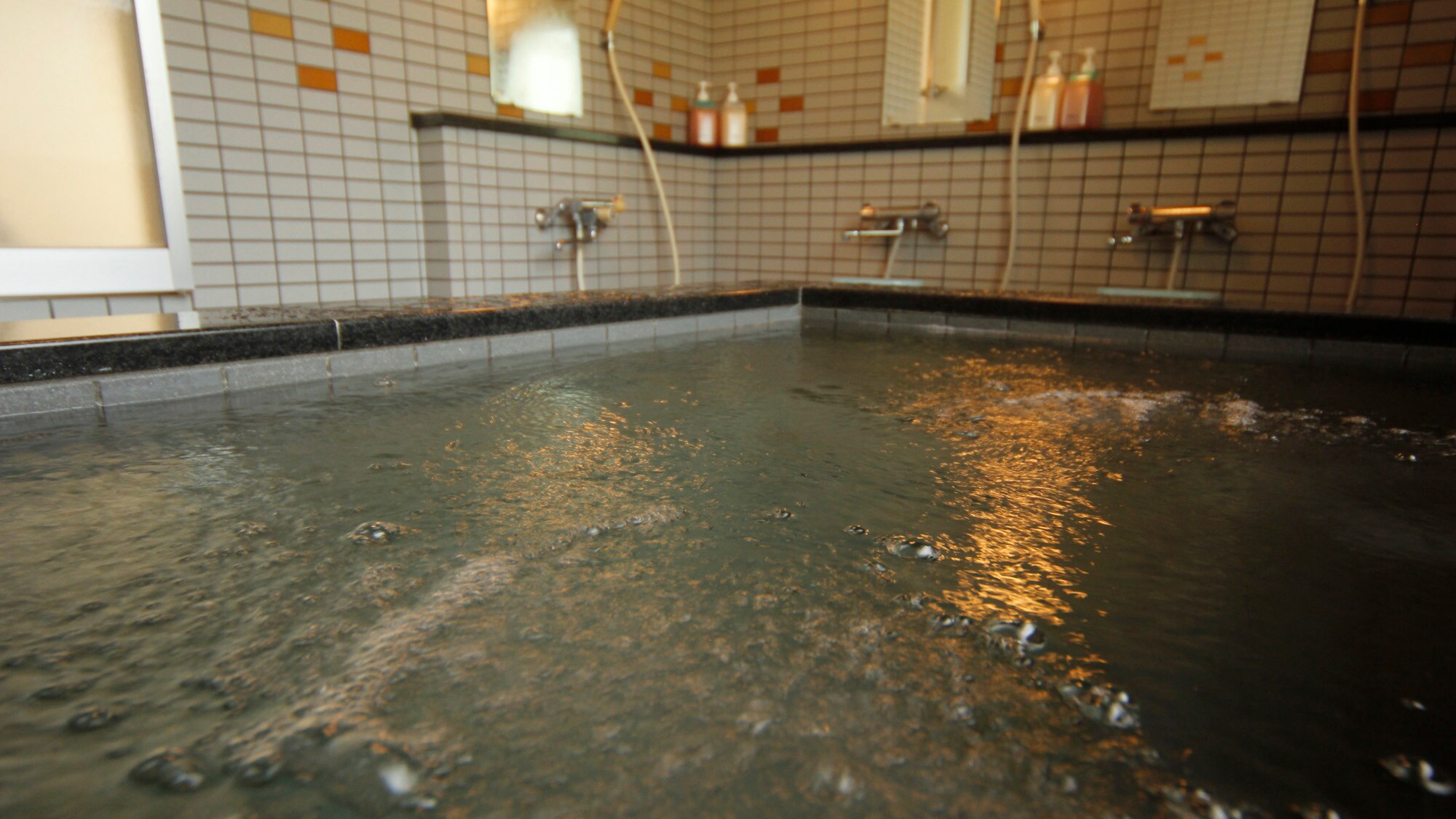 [Refresh your mind and body in the jet bath!]