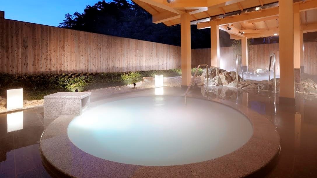 [Shioji-tei] Open-air bath with pearl ingredients "Pearl Aurora Bath" * Stone bath
