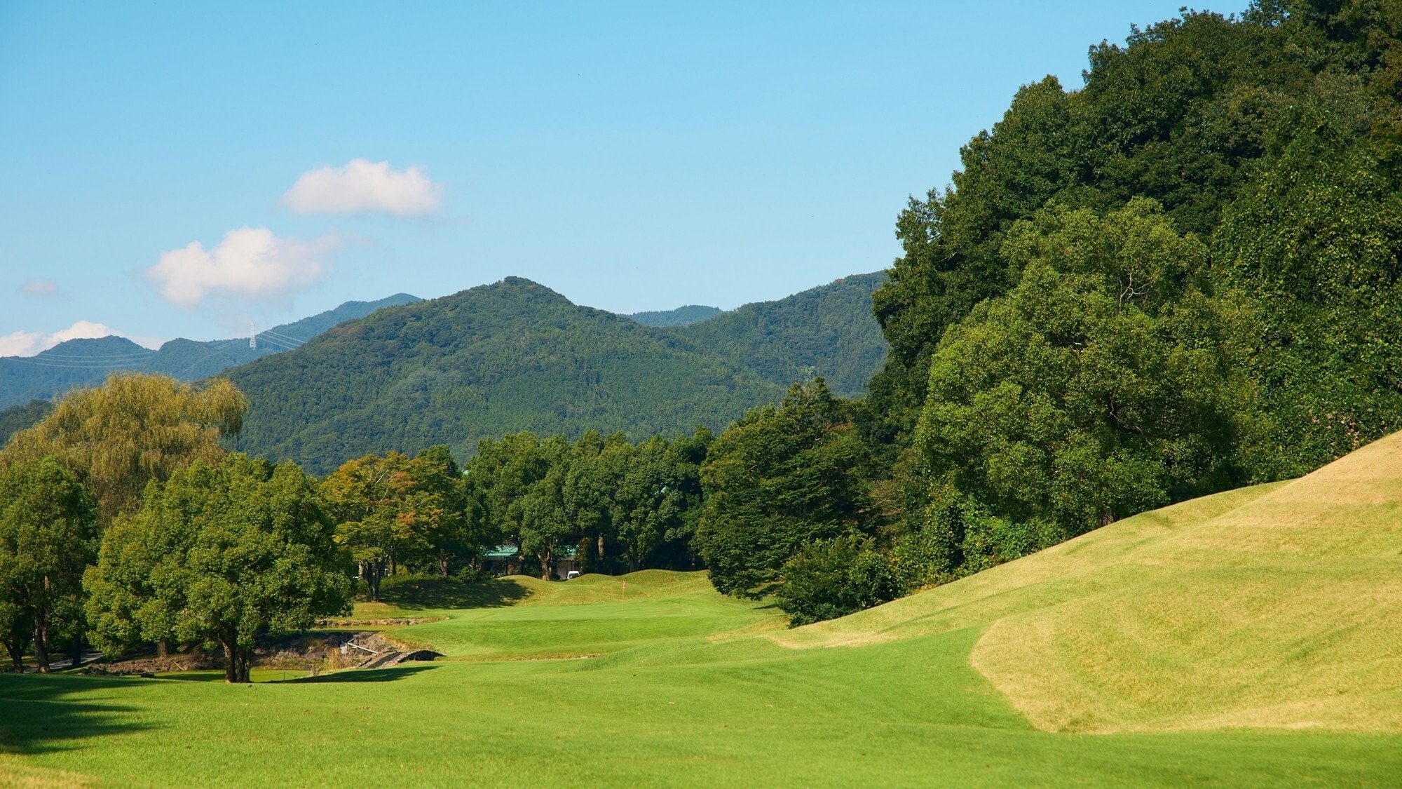 [Golf Course] Mission Hills Country Club was designed by the American architect, the genius Pete Dye.