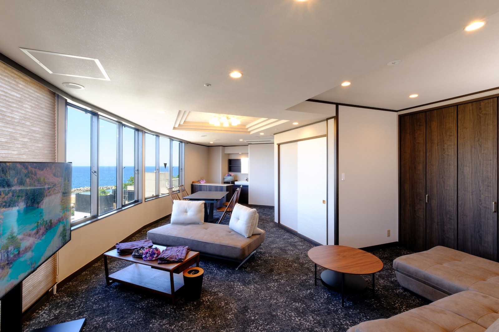 [Renovated in August 2025] Room 702 Living & Dining