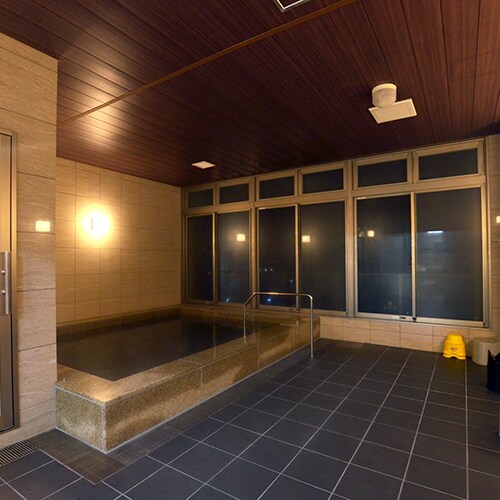 Observatory large communal bath