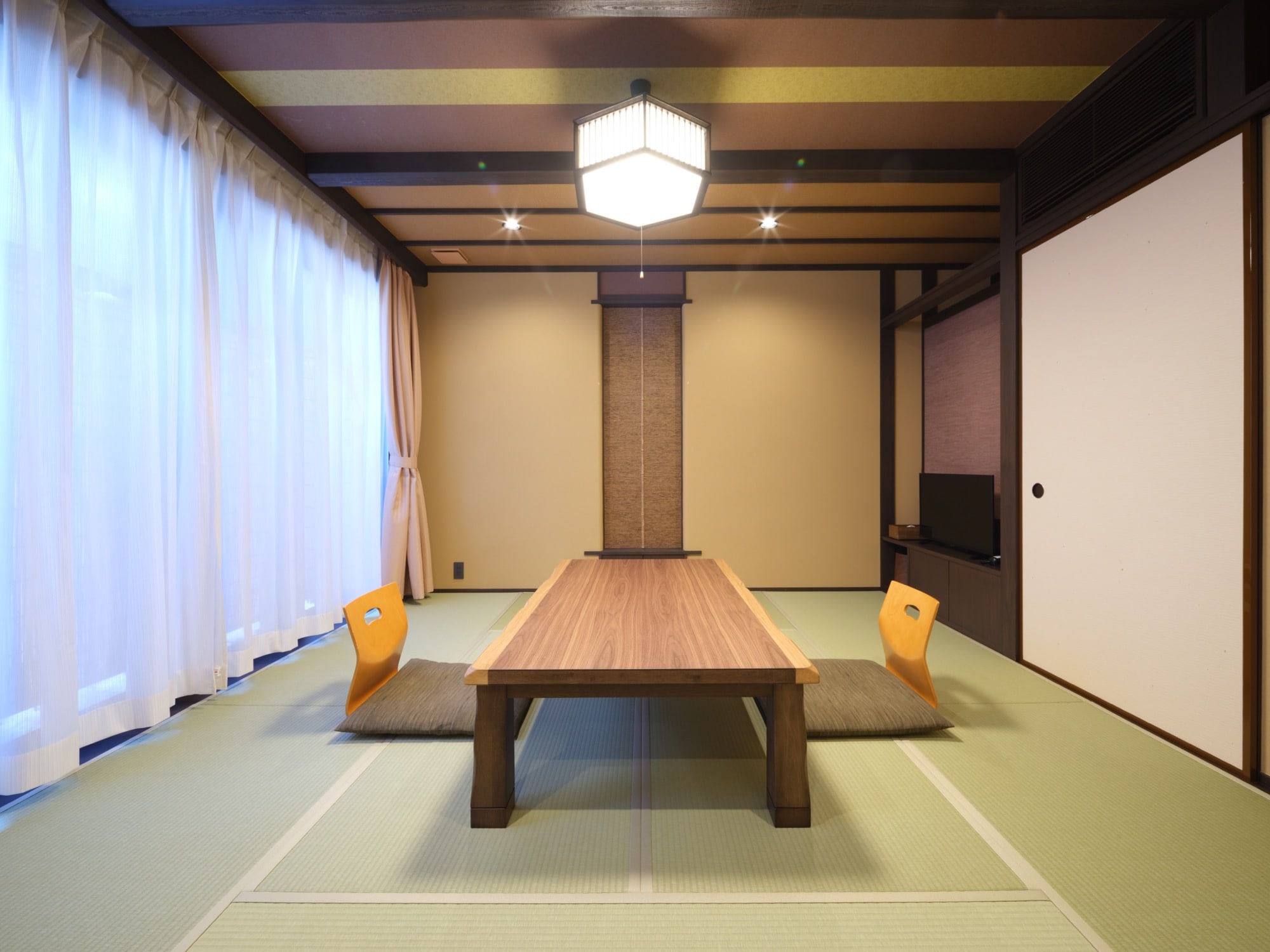 [P type] Special room with semi-open-air bath, living room ①