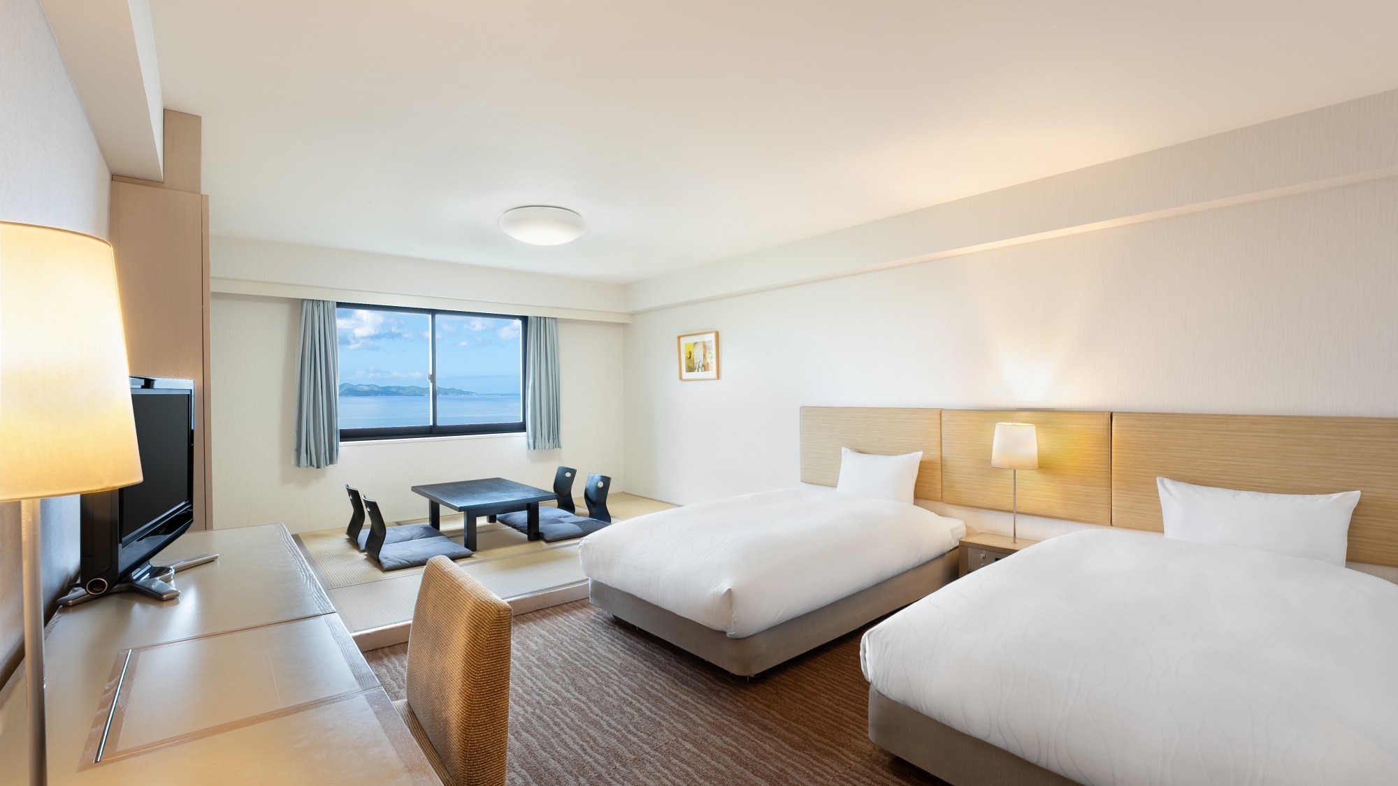 Classic Twin (Japanese-Western style room)