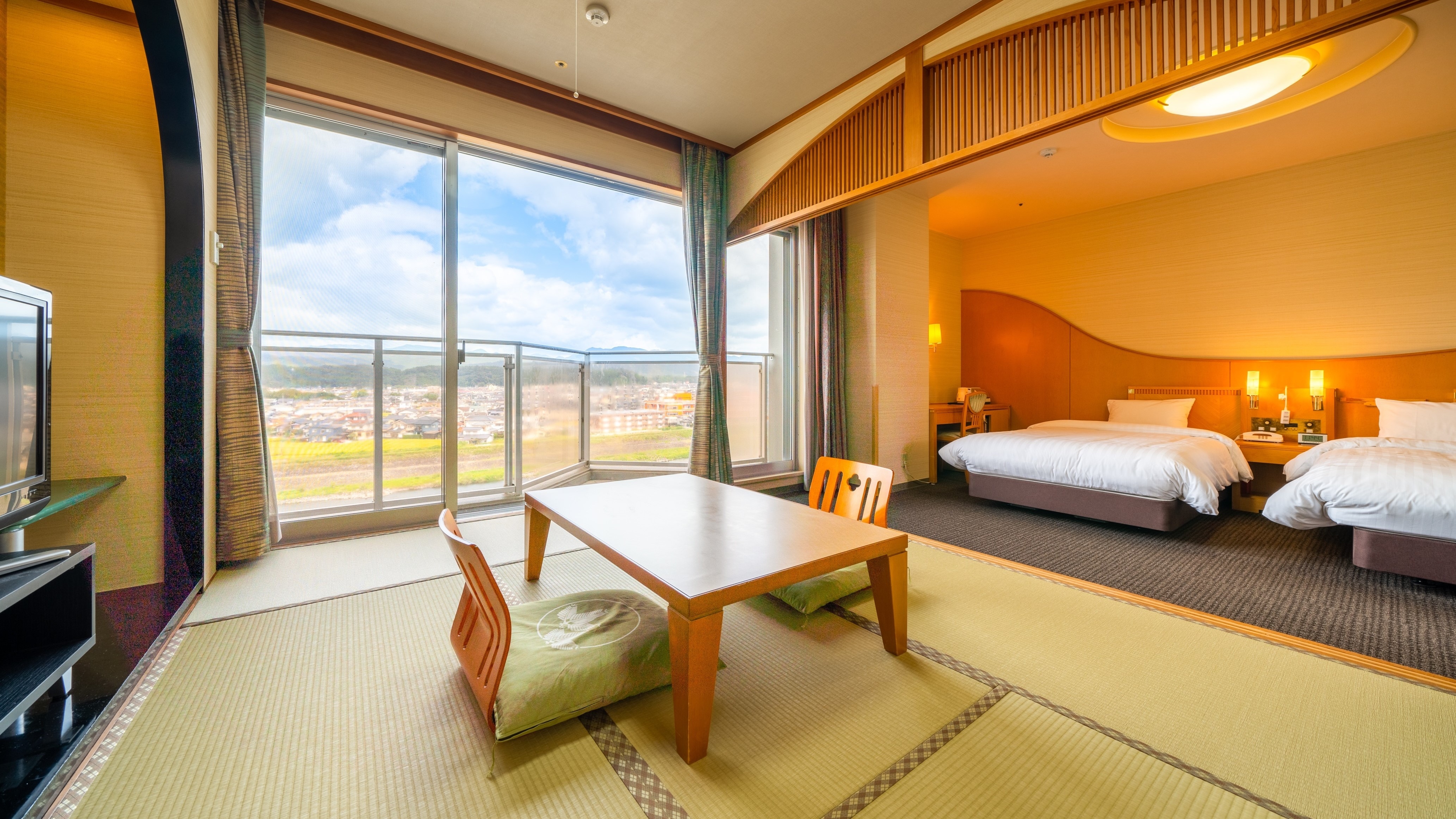 [Kamar Jepang dan Barat]