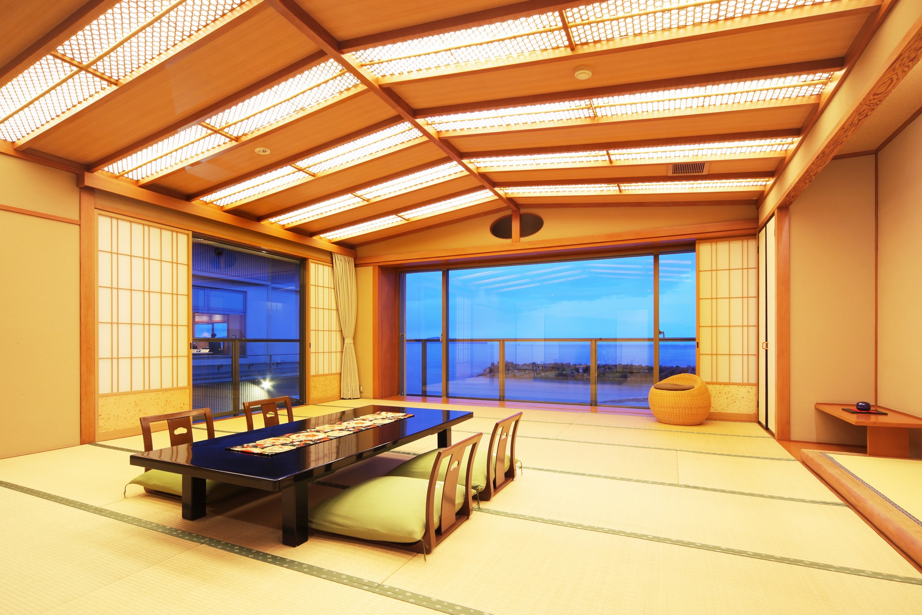 Large room with massage chair facing the ocean 201