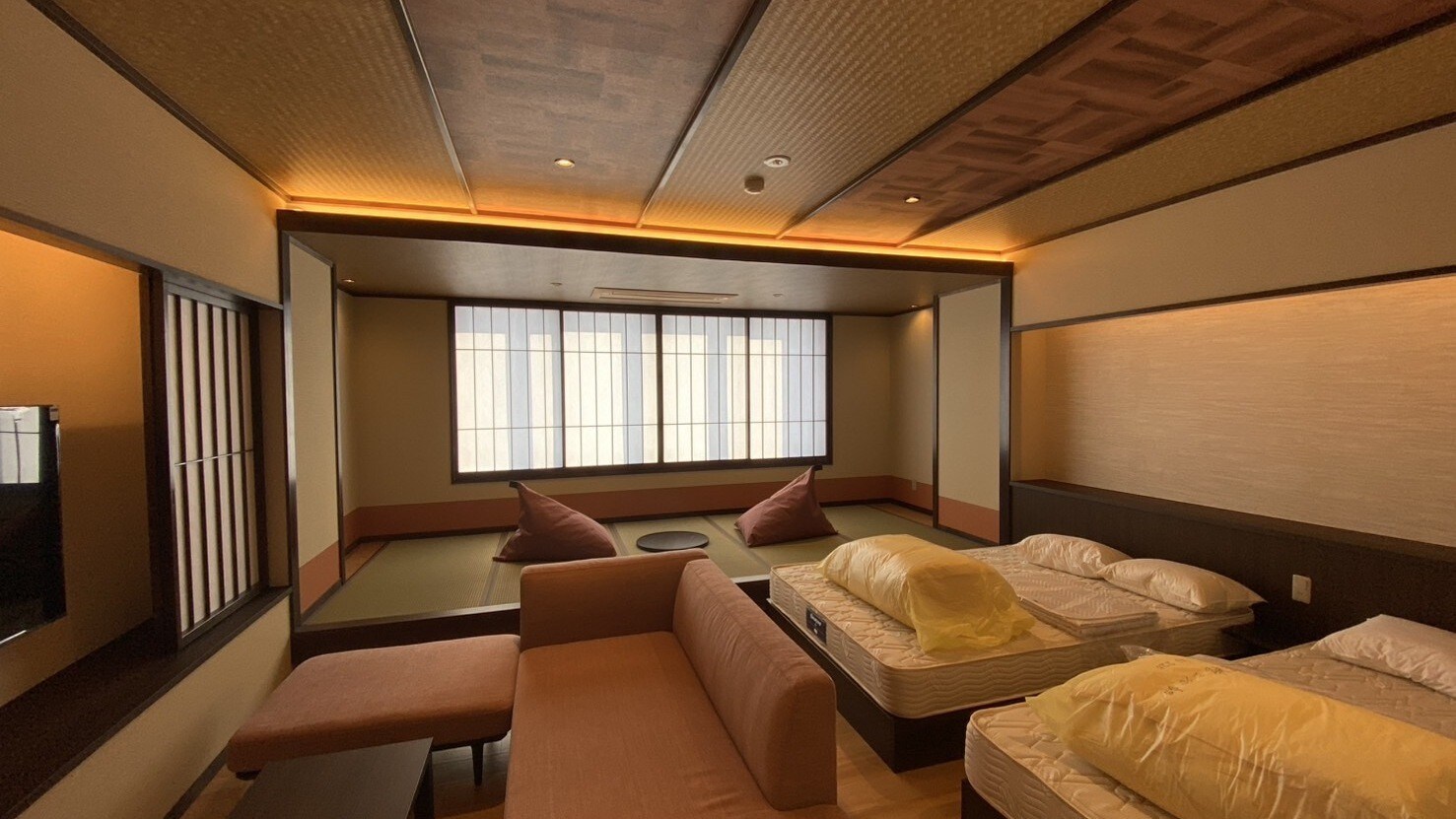 West Wing: Japanese-Western style room example (1)