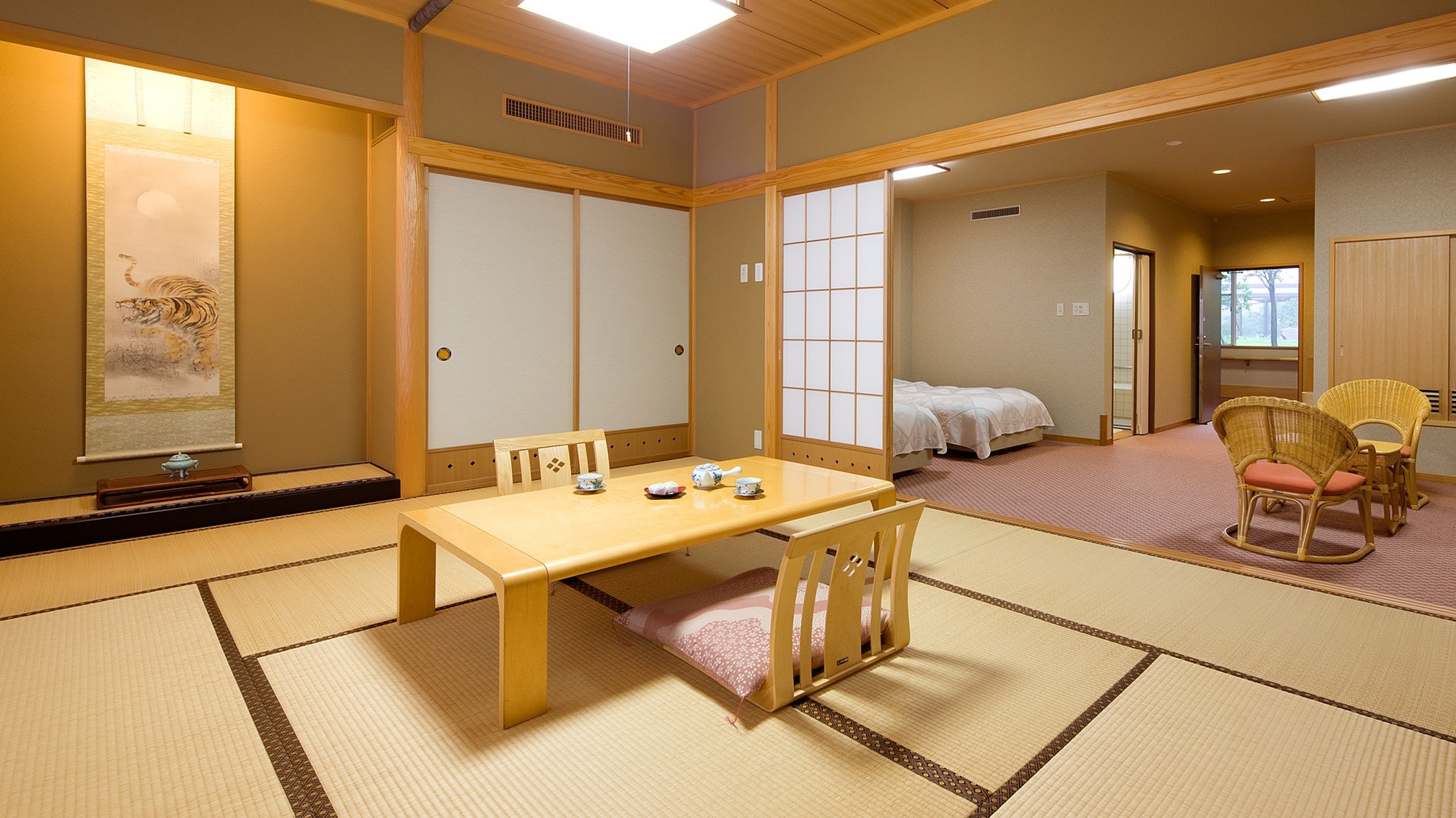 Phụ lục Toyosuikaku *・゜☆゜・*:.。 .Phòng đặc biệt 10 chiếu tatami + 2 giường <Phòng theo phong cách Nhật Bản-Tây Âu> *・゜☆゜・*:.｡