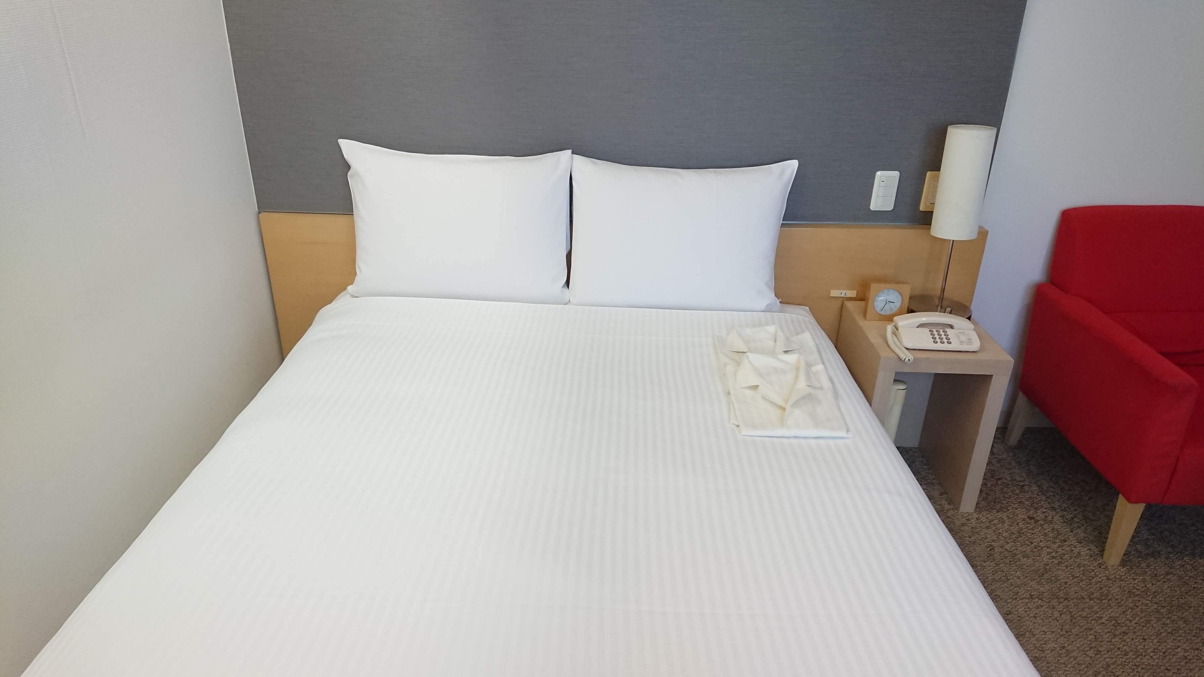 Double bed 152 cm & times; 200 cm