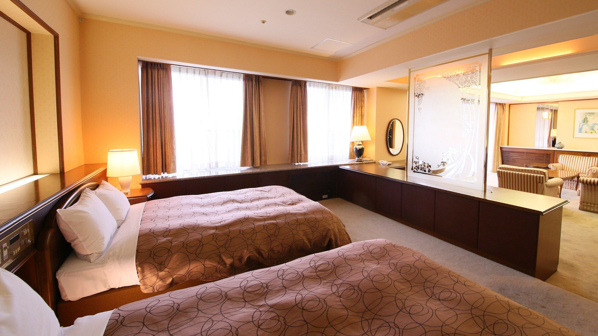 Silakan habiskan waktu bersantai di tempat yang luas