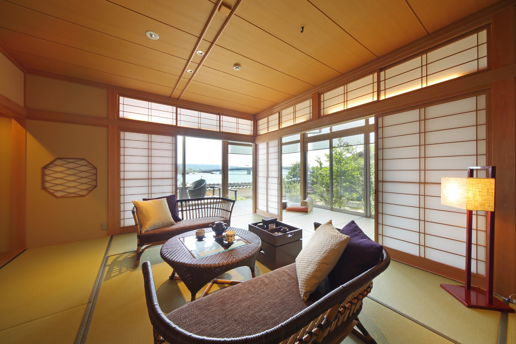 Japanese-Western style room with panoramic hot spring bath, Bettei Bifun "Sound of Water" living room