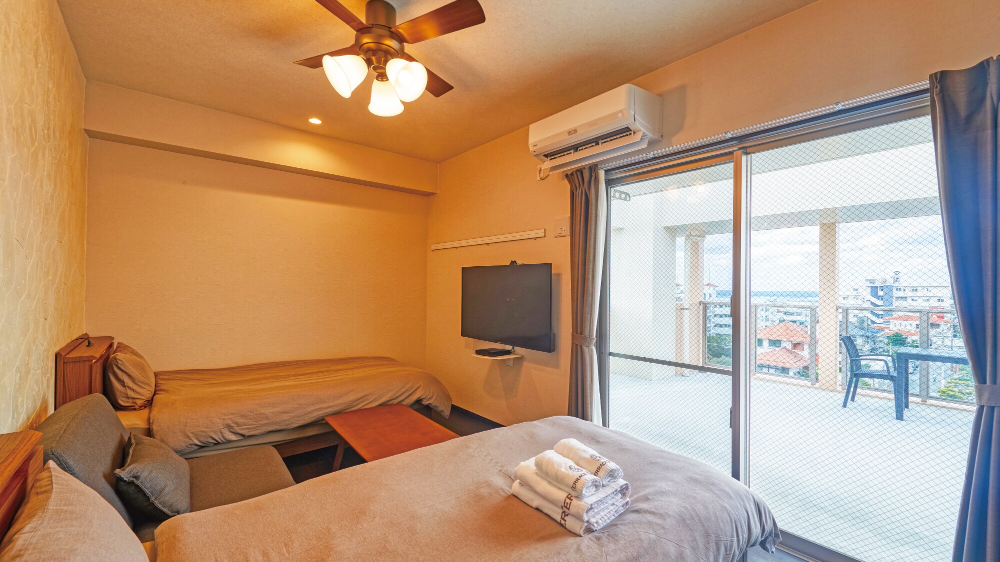 [High floor compact twin with terrace]