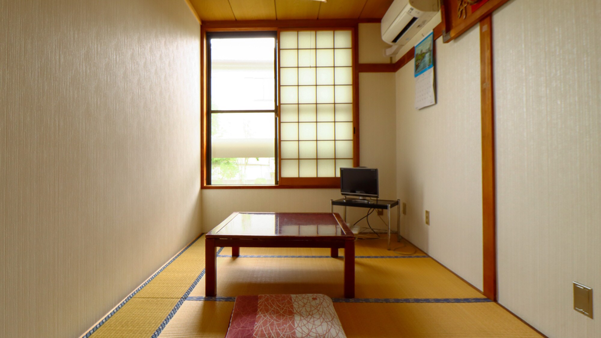 # [Main building 2-4 ★ Smoking] 4.5 tatami Japanese-style room spacious enough for sleeping
