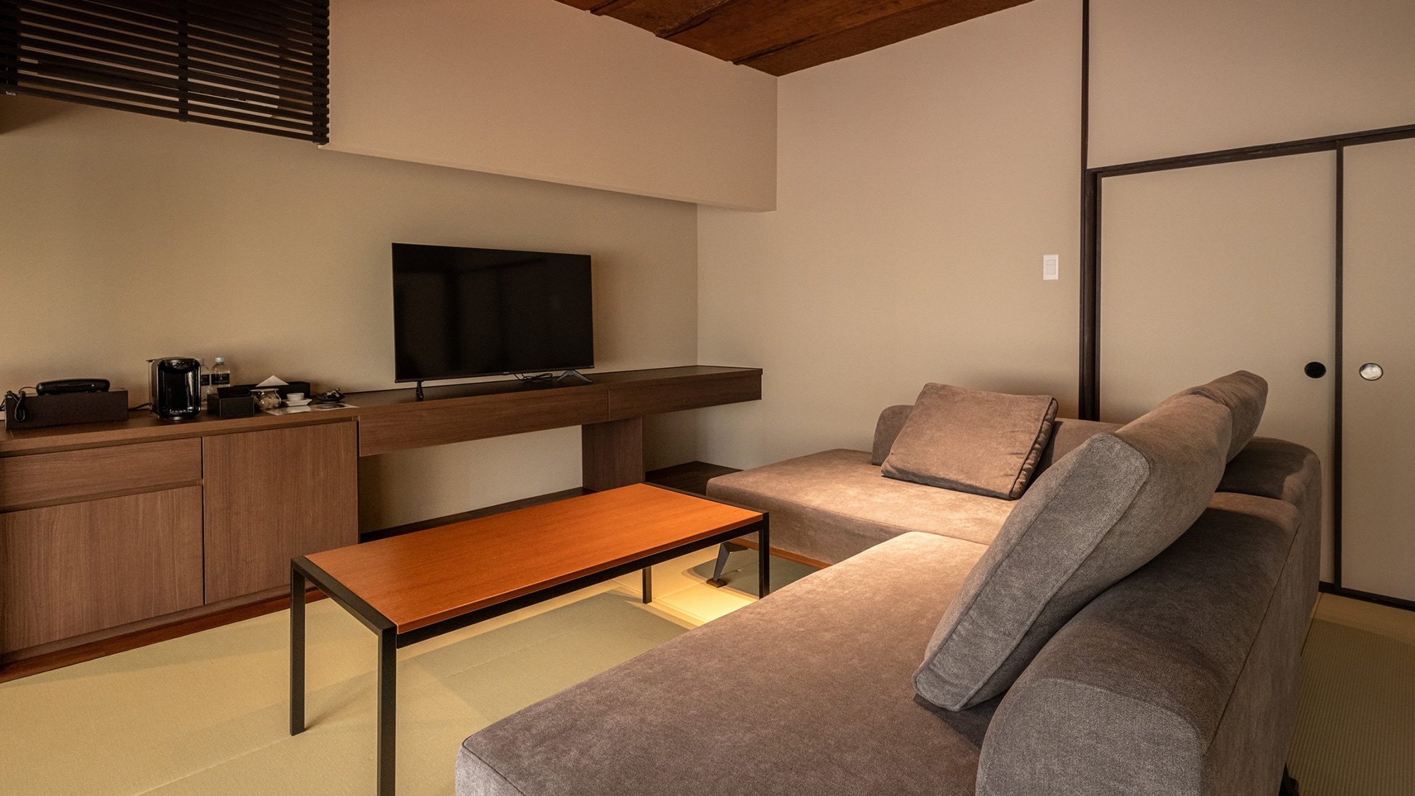 [With lounge] Junior suite with indoor bath [Asagiri]
