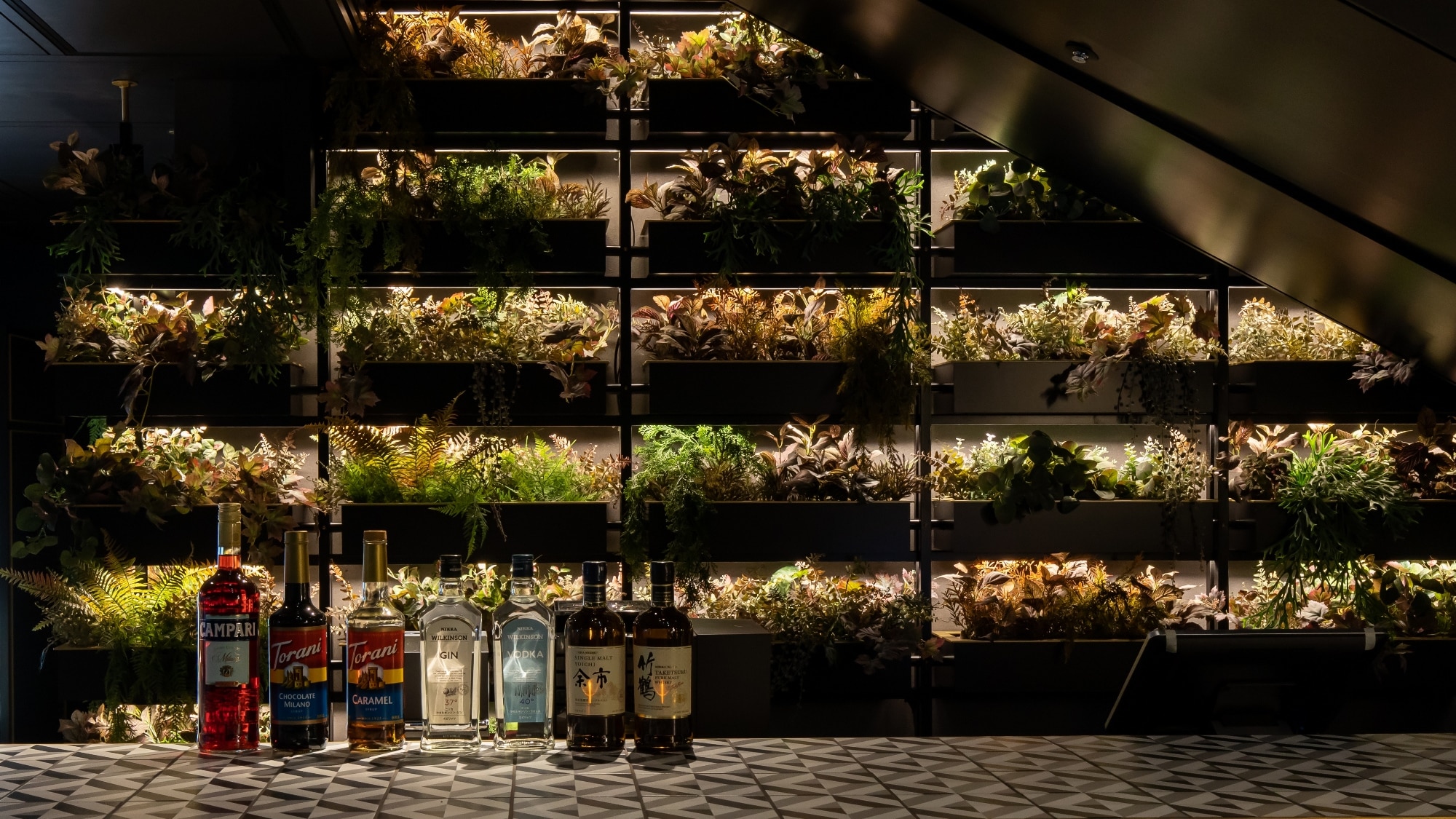 ◆ 1st floor SHOP M｜Alcoholic drinks are also substantial