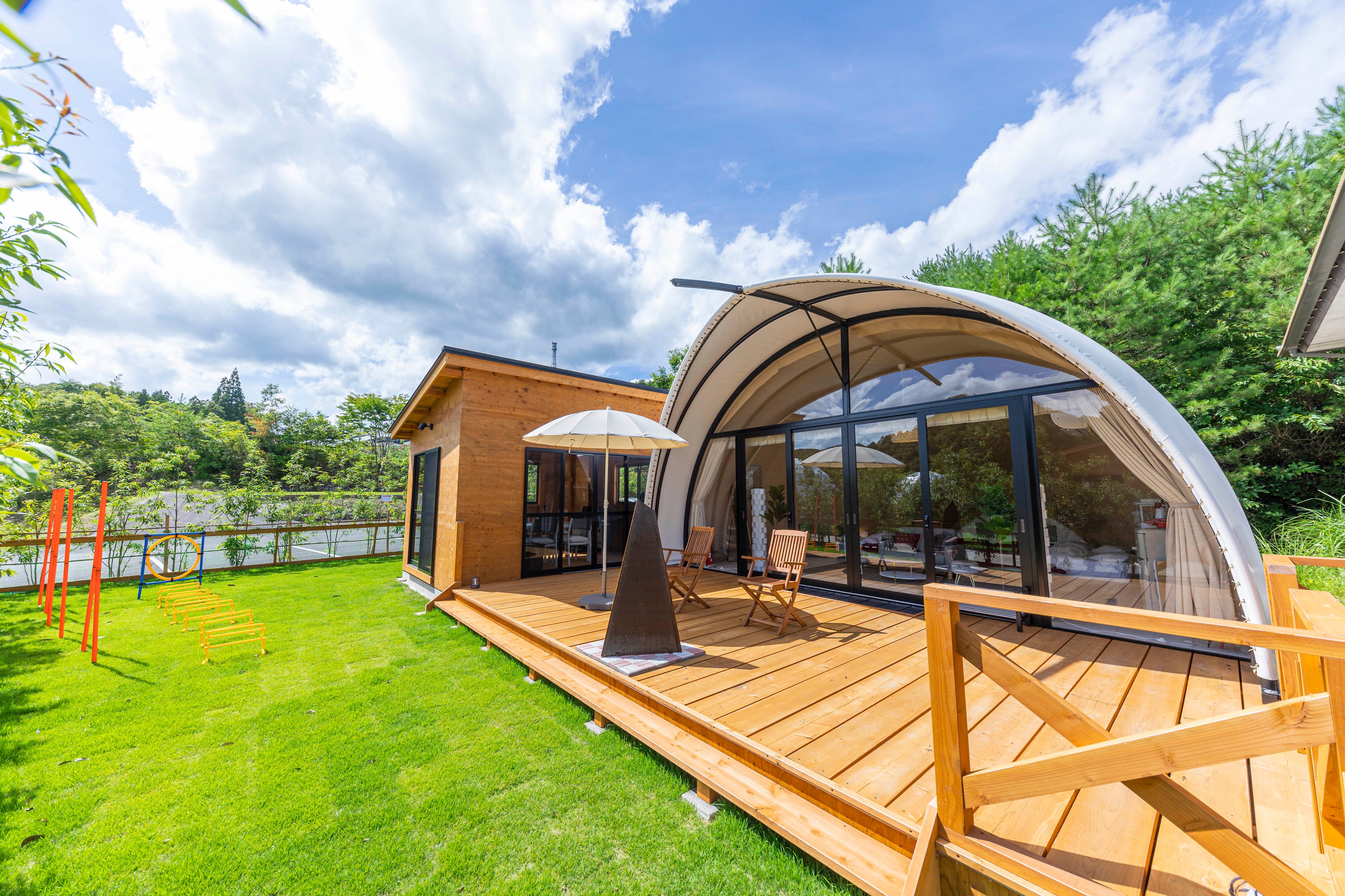 Cocoon tent exterior