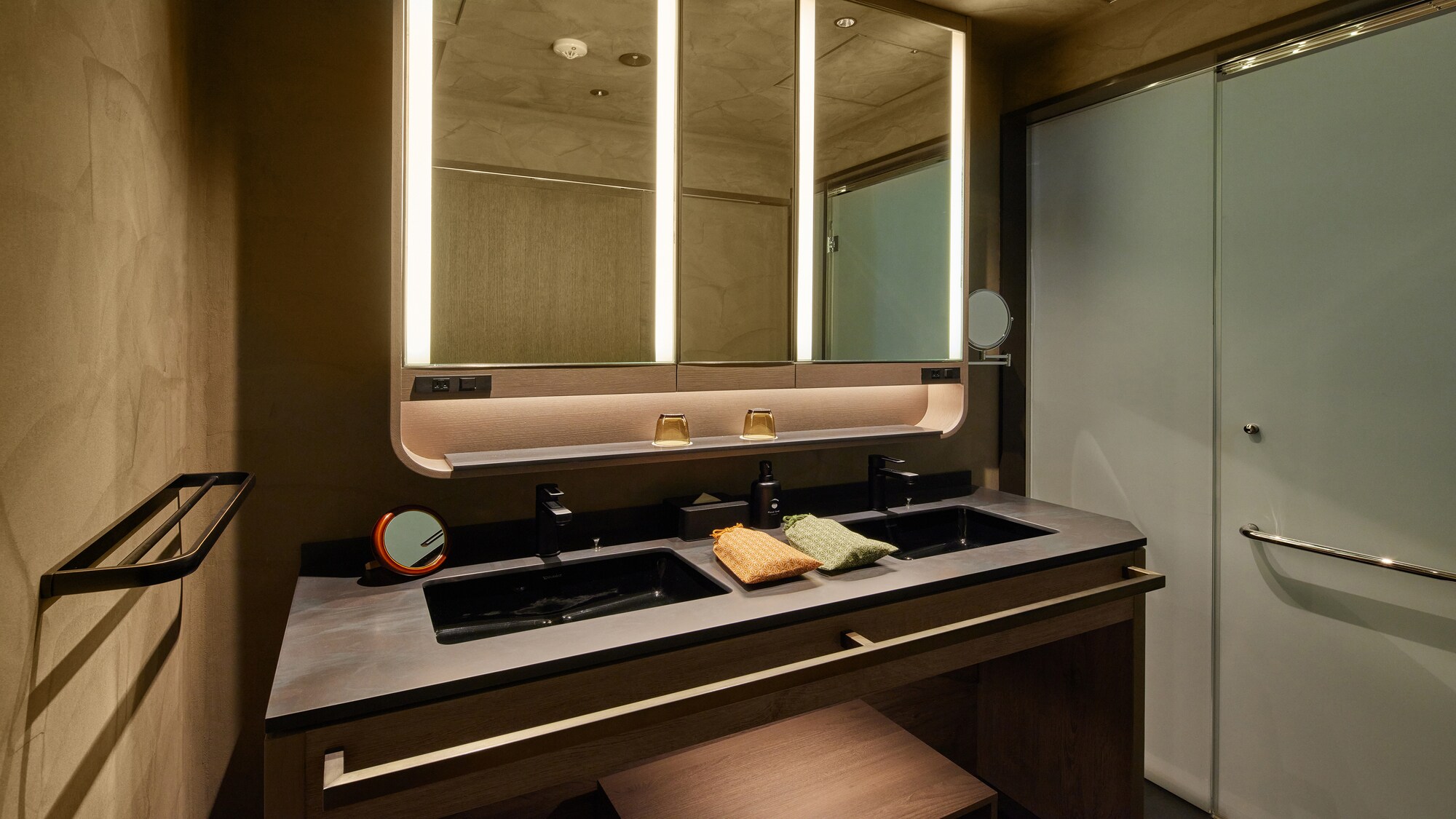 [Suite] Awata Suite (example)