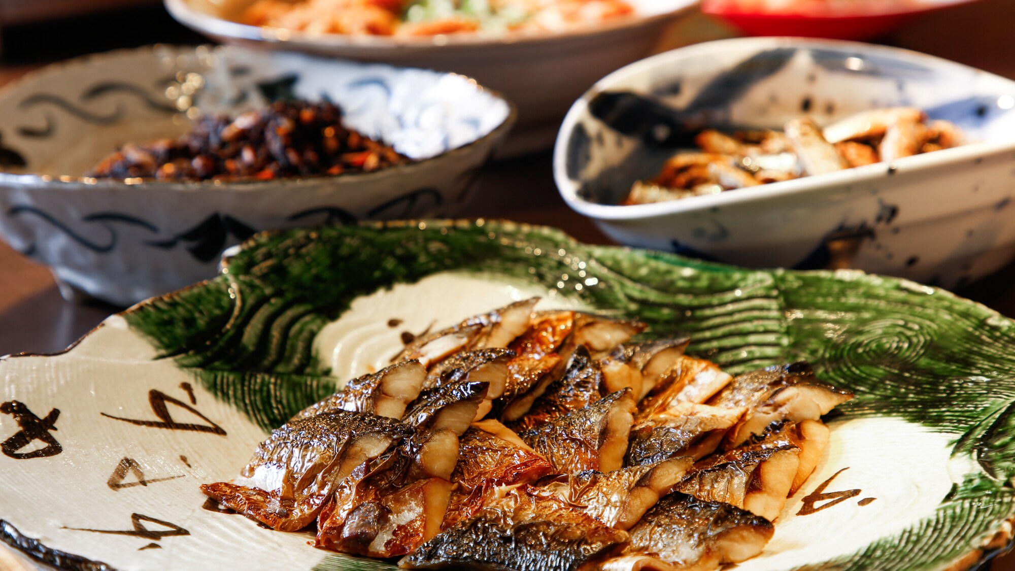 [自助早餐（圖）]使用時令魚類和蔬菜的日式小菜豐富