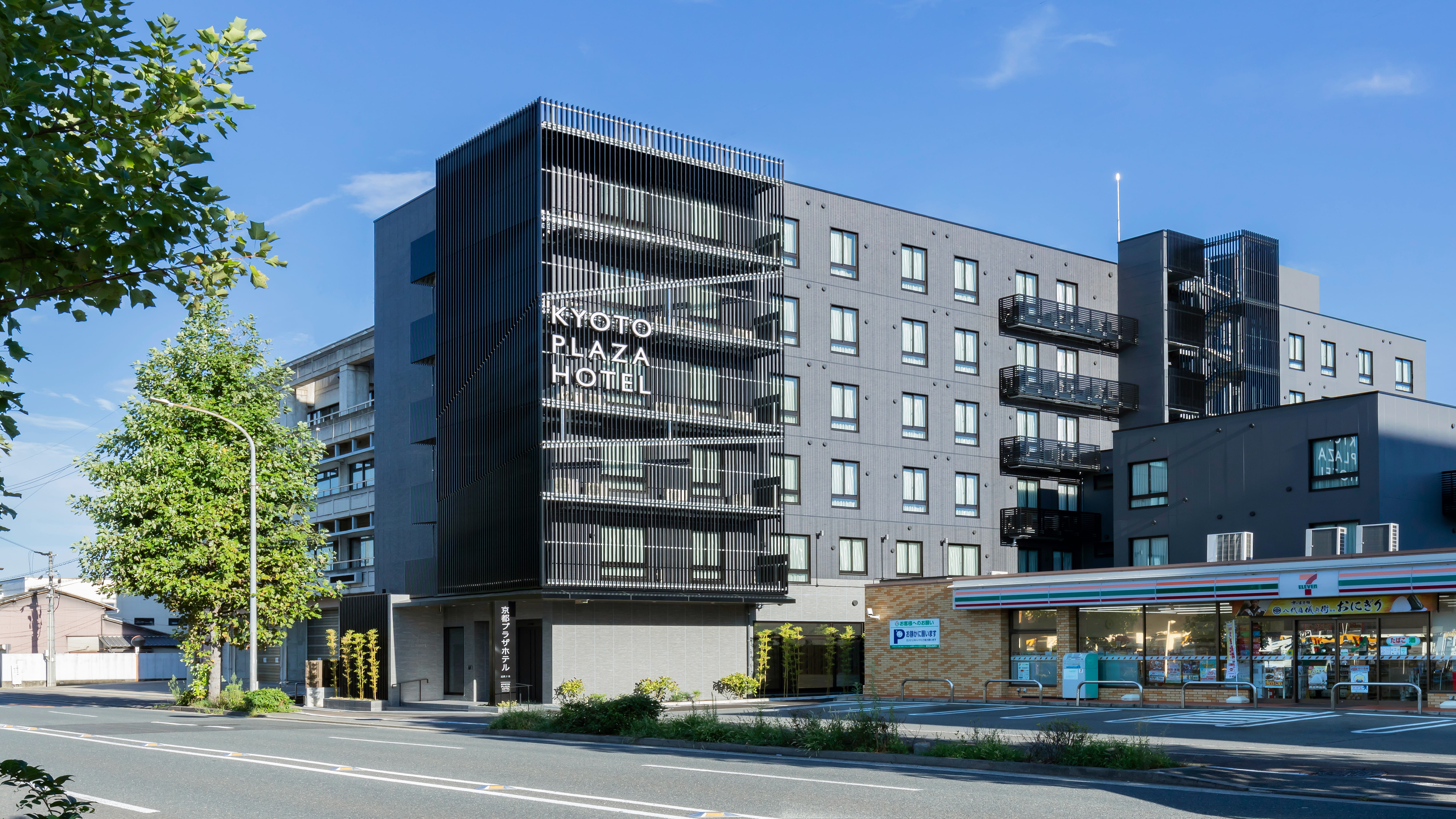 外観（セブンイレブン隣接で大変便利です）