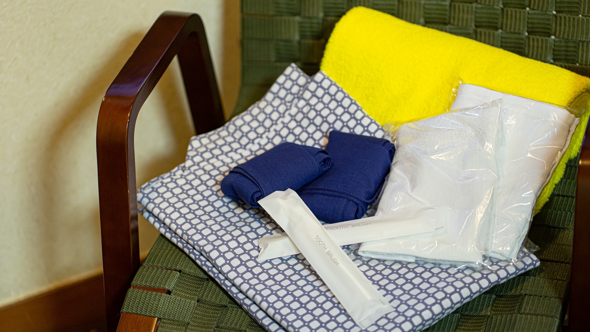 * [Amenity] Towels, yukata, and toothbrush are provided in the room.