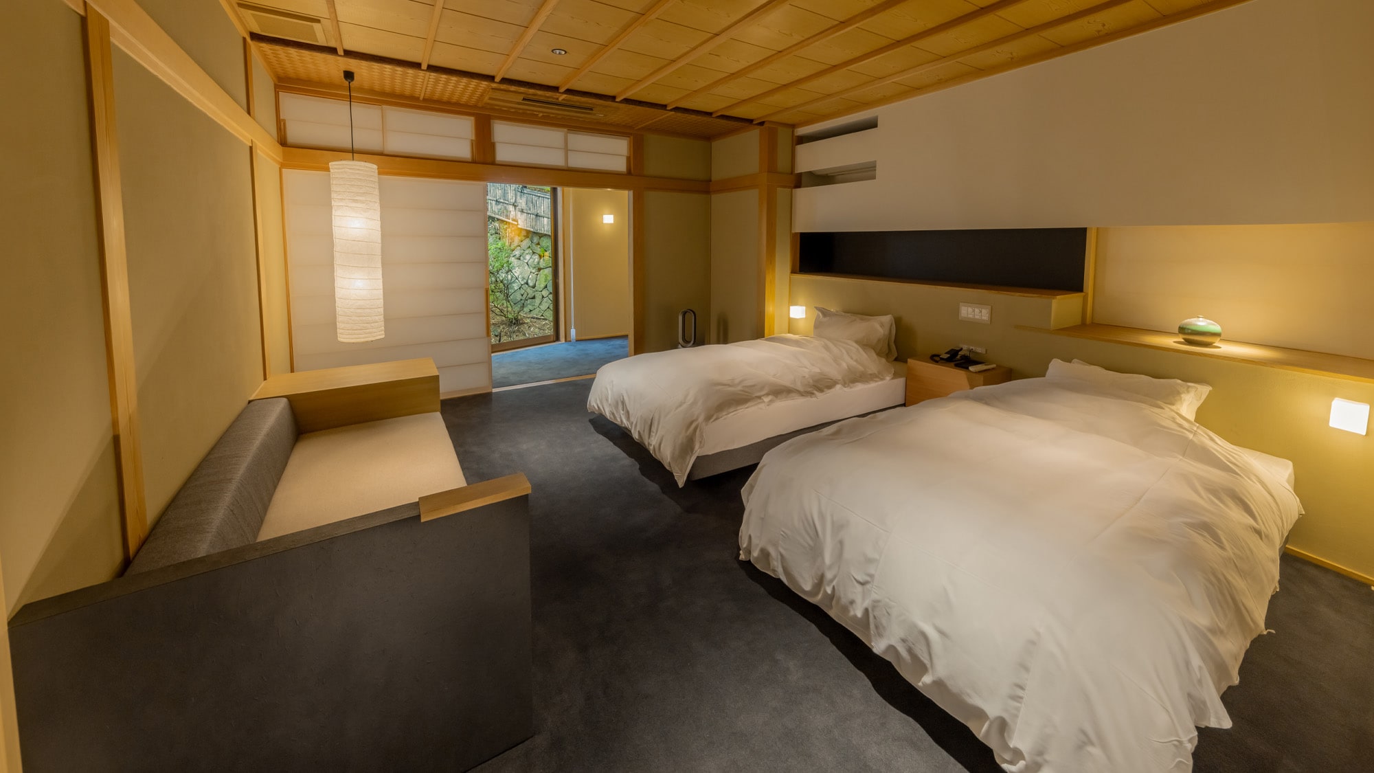 Suite_Kamar tidur bergaya Barat