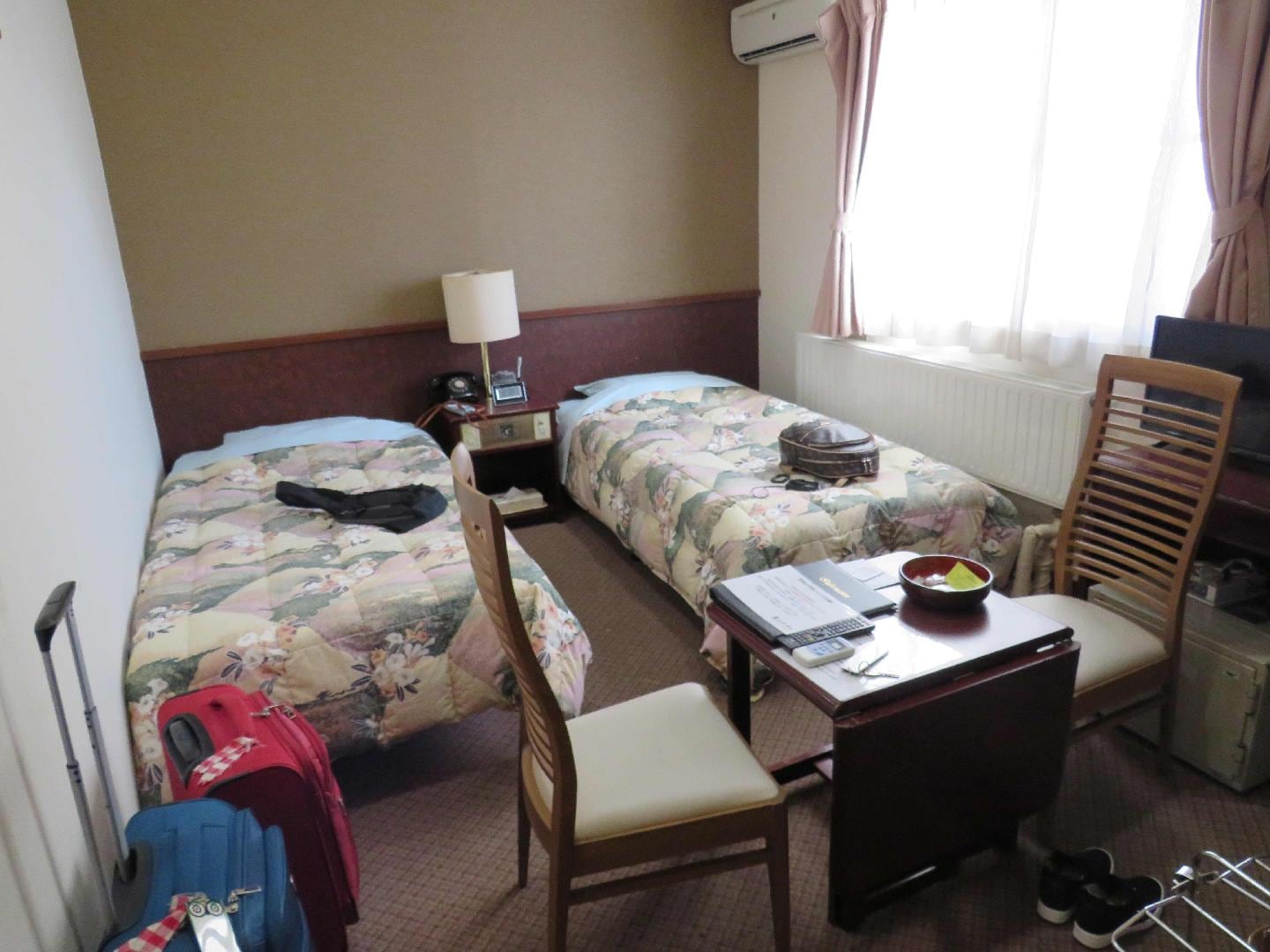 ツインベッドの部屋.JPG
