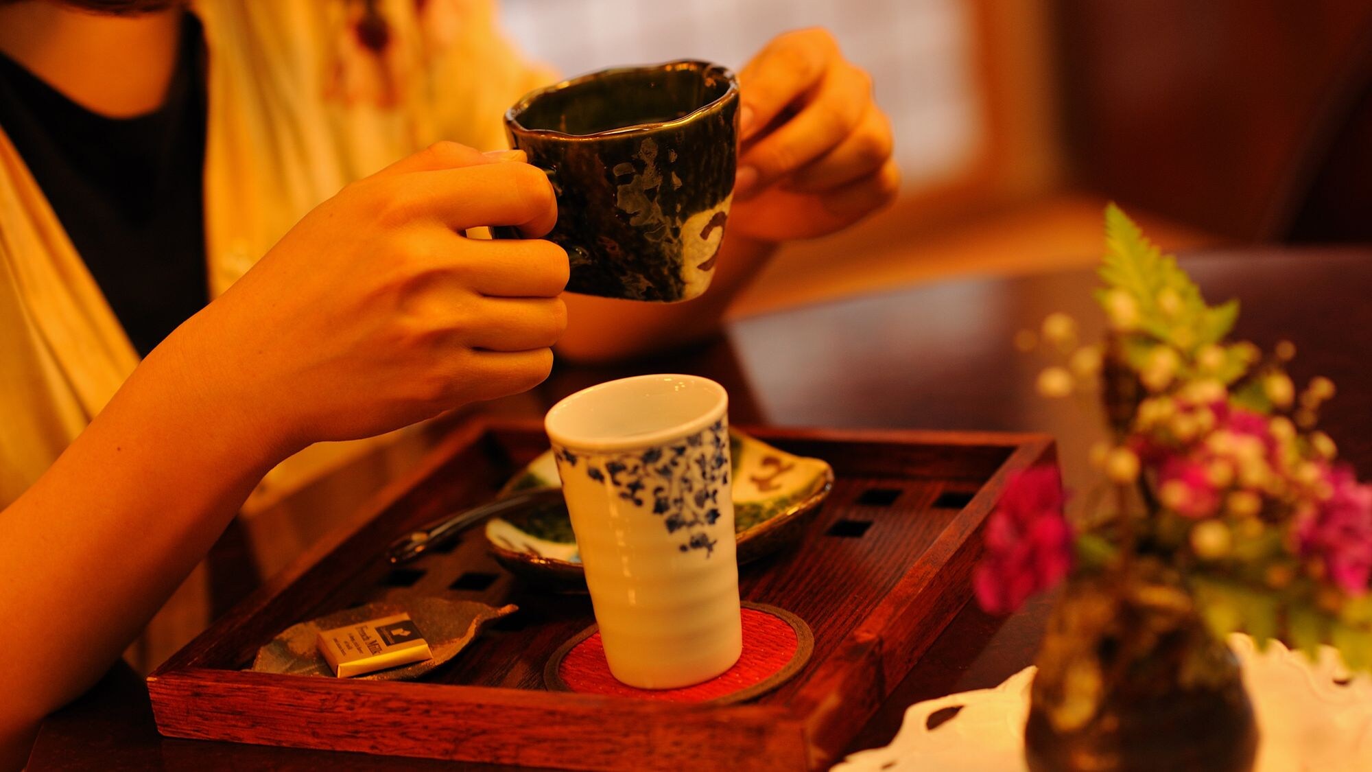 休息室提供滴濾咖啡。我們開始提供外帶了♪