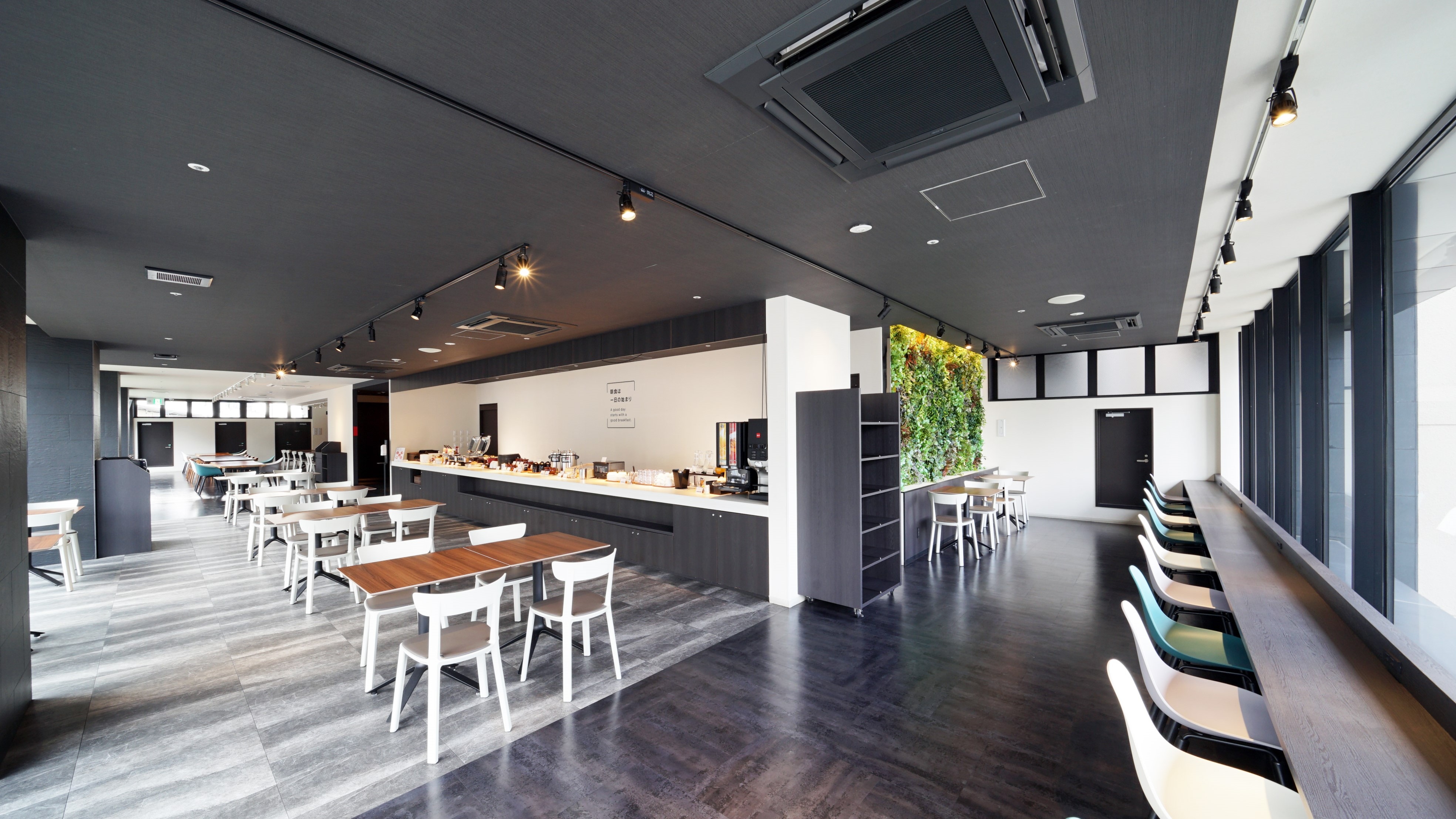 Breakfast (for guests only)/Enjoy a hearty breakfast with a Japanese and Western buffet