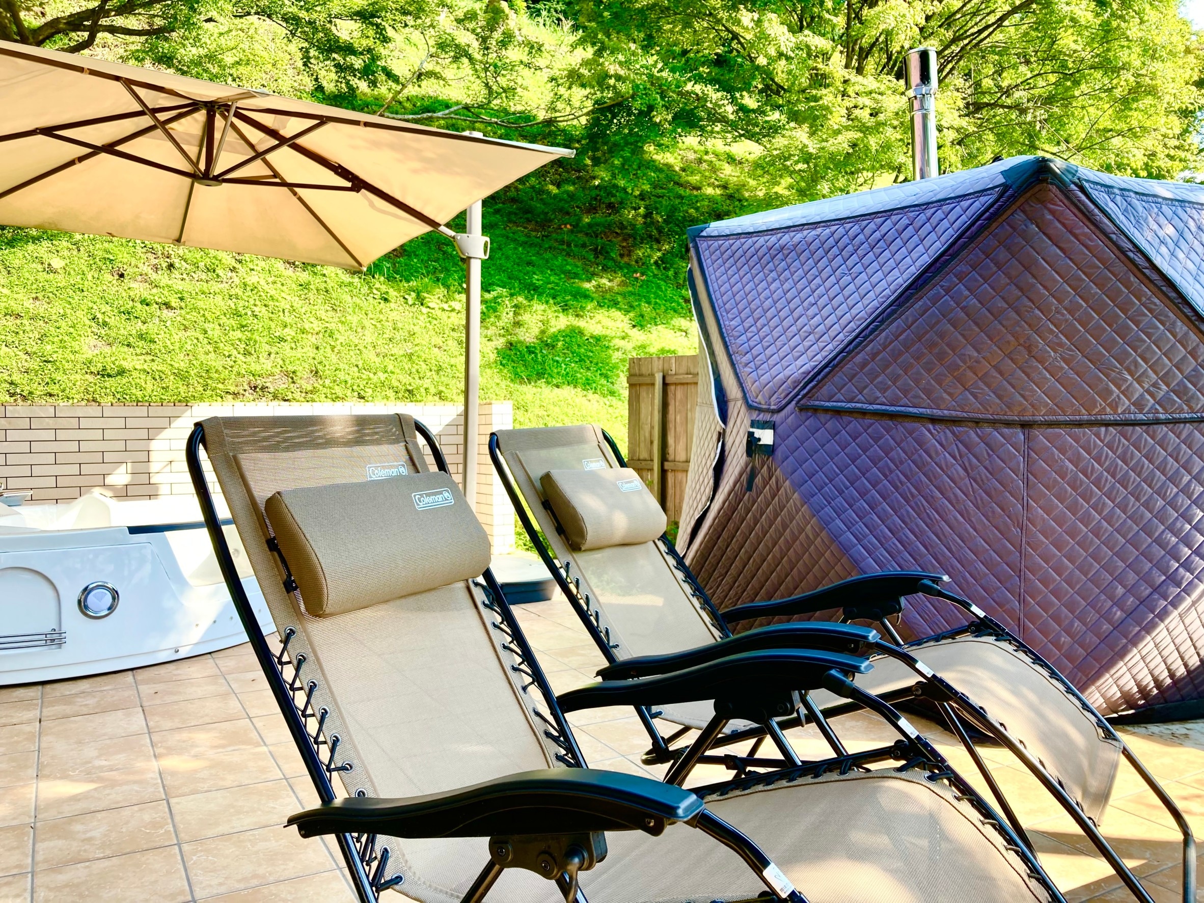 Tent sauna + jacuzzi + outdoor bath chair