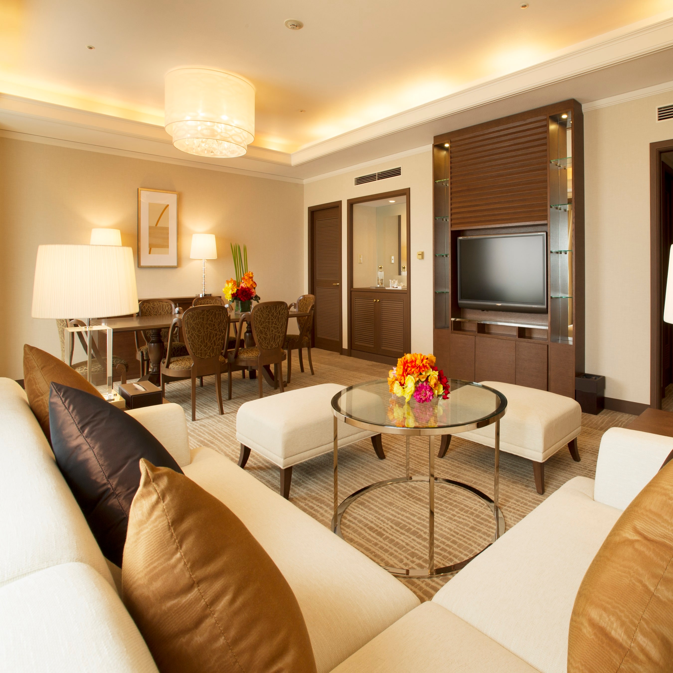 Royal suite/living room