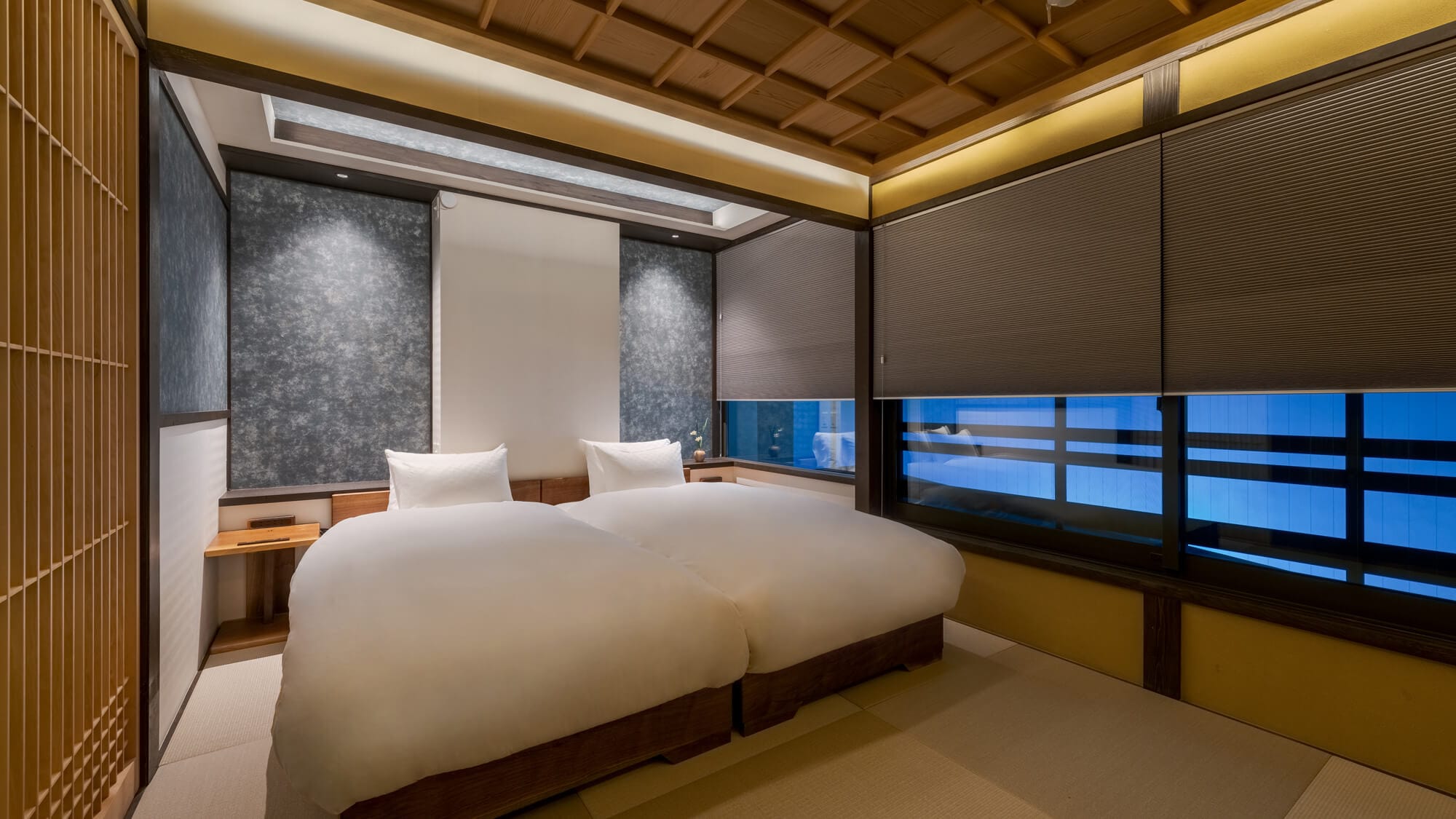 Kamar bergaya Barat di lantai dua