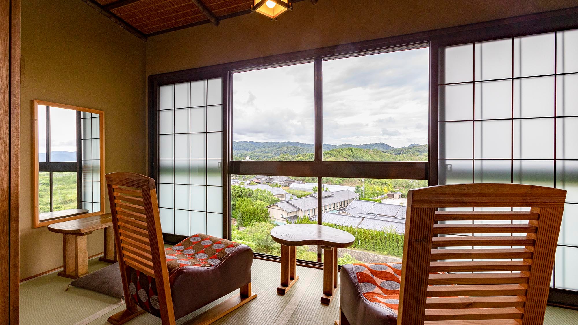 [Guest Rooms] Japanese-style room at the bow - Oceanfront Captain's Cabin - [Example]