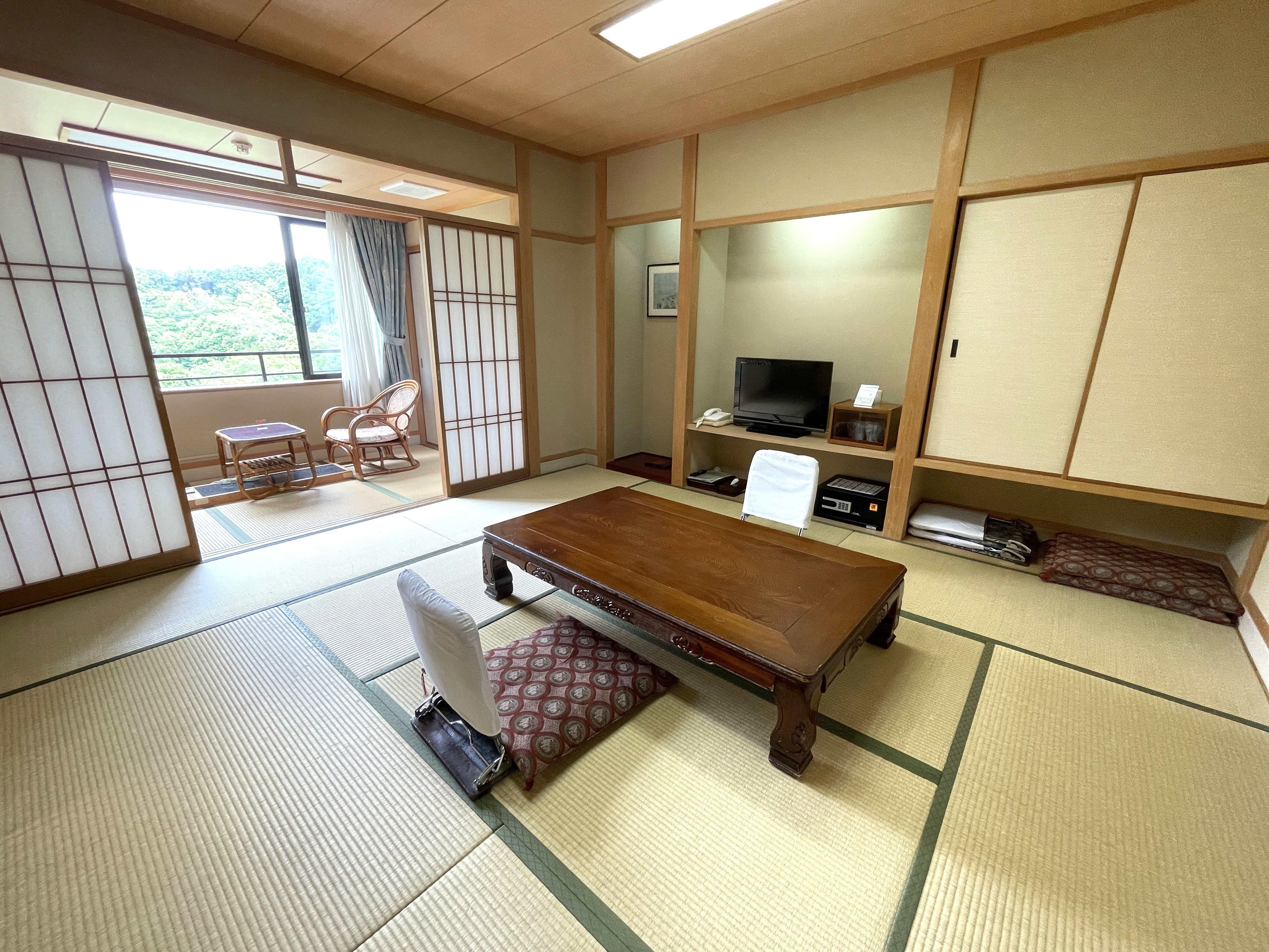 West Wing Japanese-style room, example of guest room on the 3rd floor