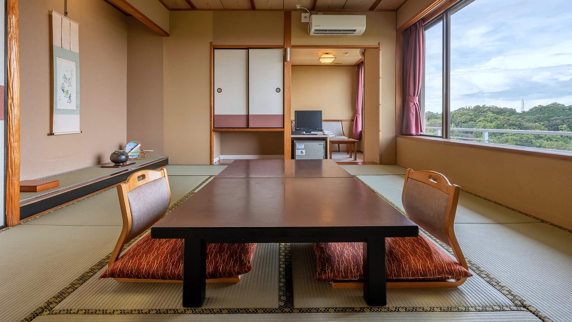 Japanese-style room 10 tatami mats ◇ Sea side overlooking Toba Bay ◇ [Wi-Fi available] Dinner included