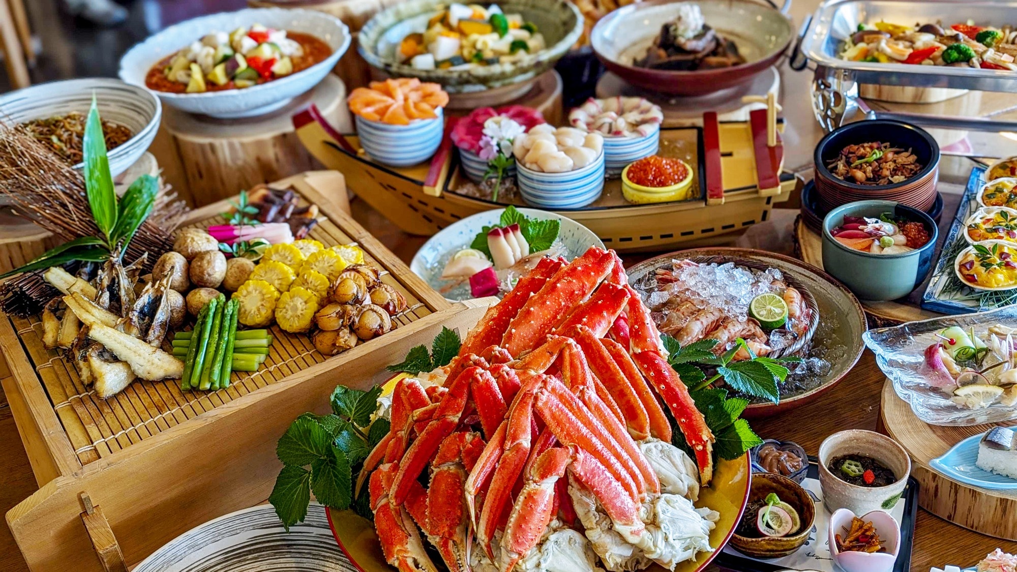 Bữa tối: Tiệc buffet sang trọng với các món ăn Nhật Bản và phương Tây đặc sắc của vùng đất Hokkaido