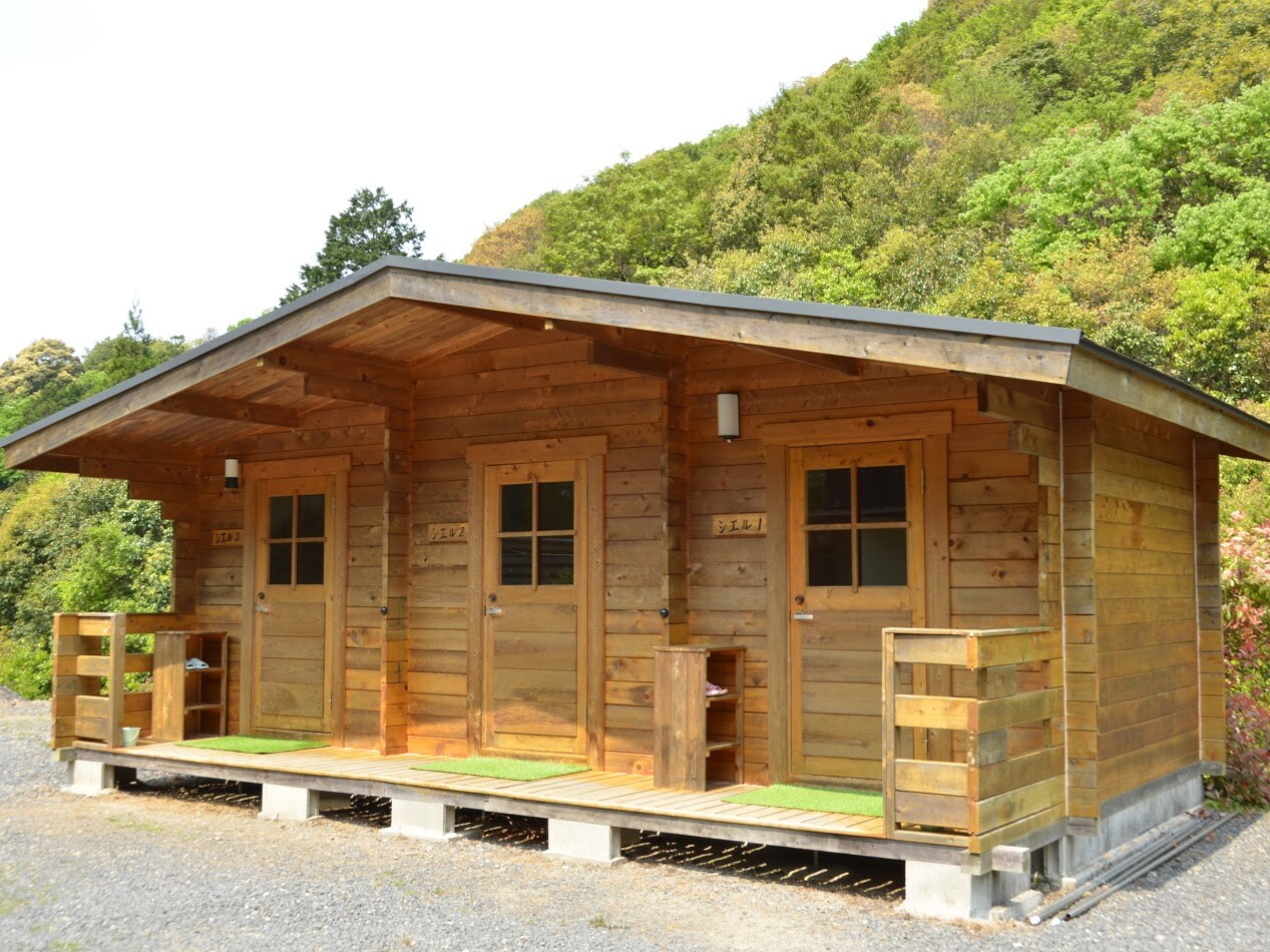 One person limited cottage (Western room)